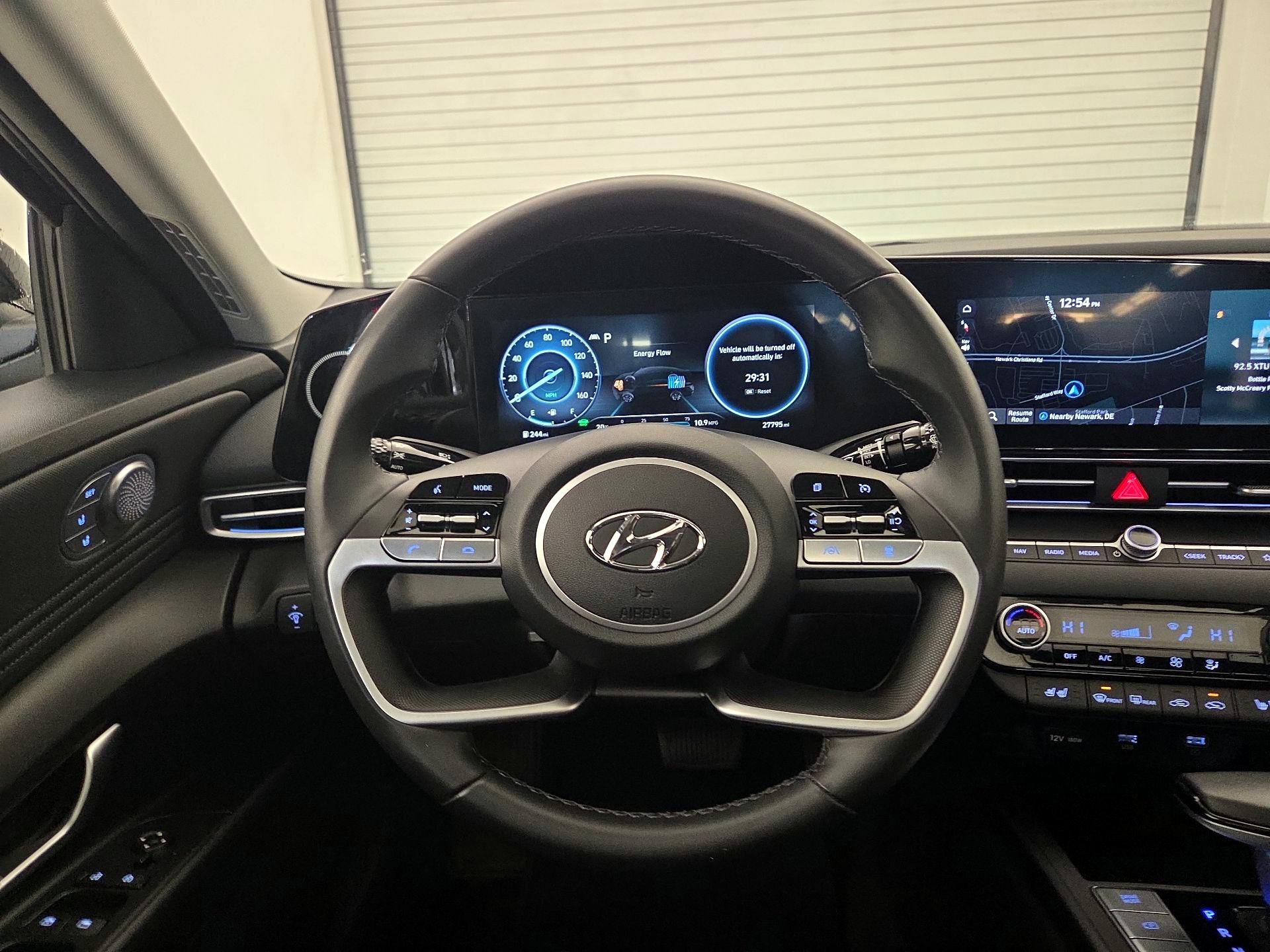 Thumbnail: 2023 Hyundai Elantra - 10