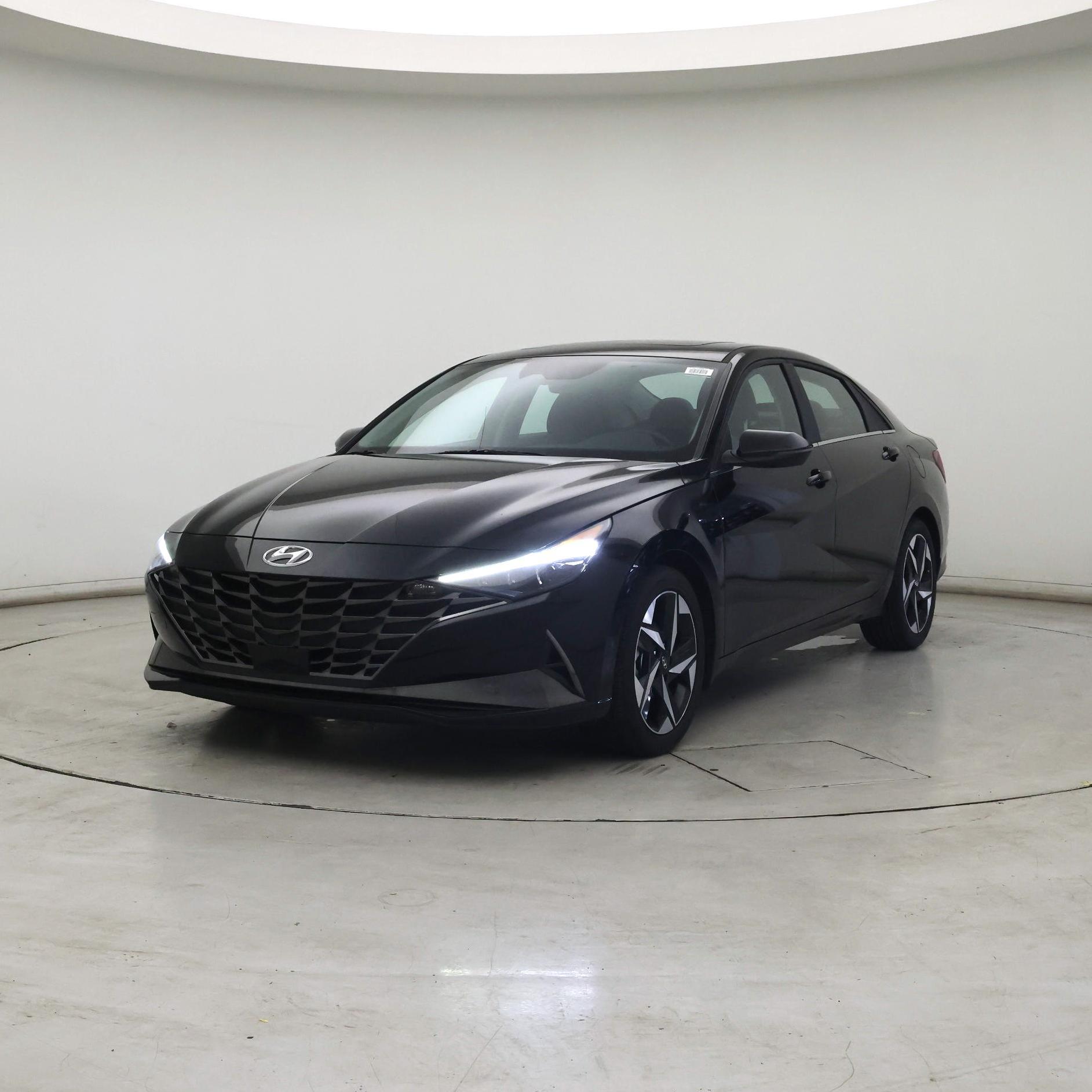 Thumbnail: 2023 Hyundai Elantra - 4