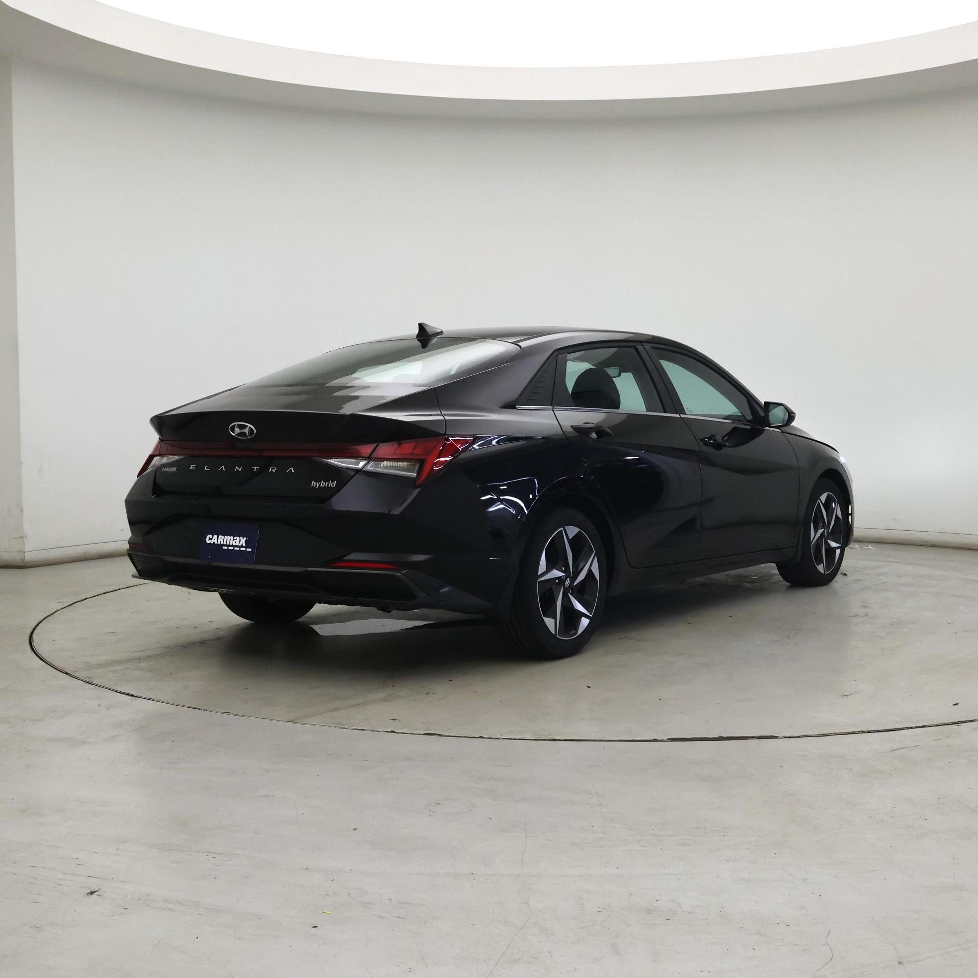 Thumbnail: 2023 Hyundai Elantra - 8