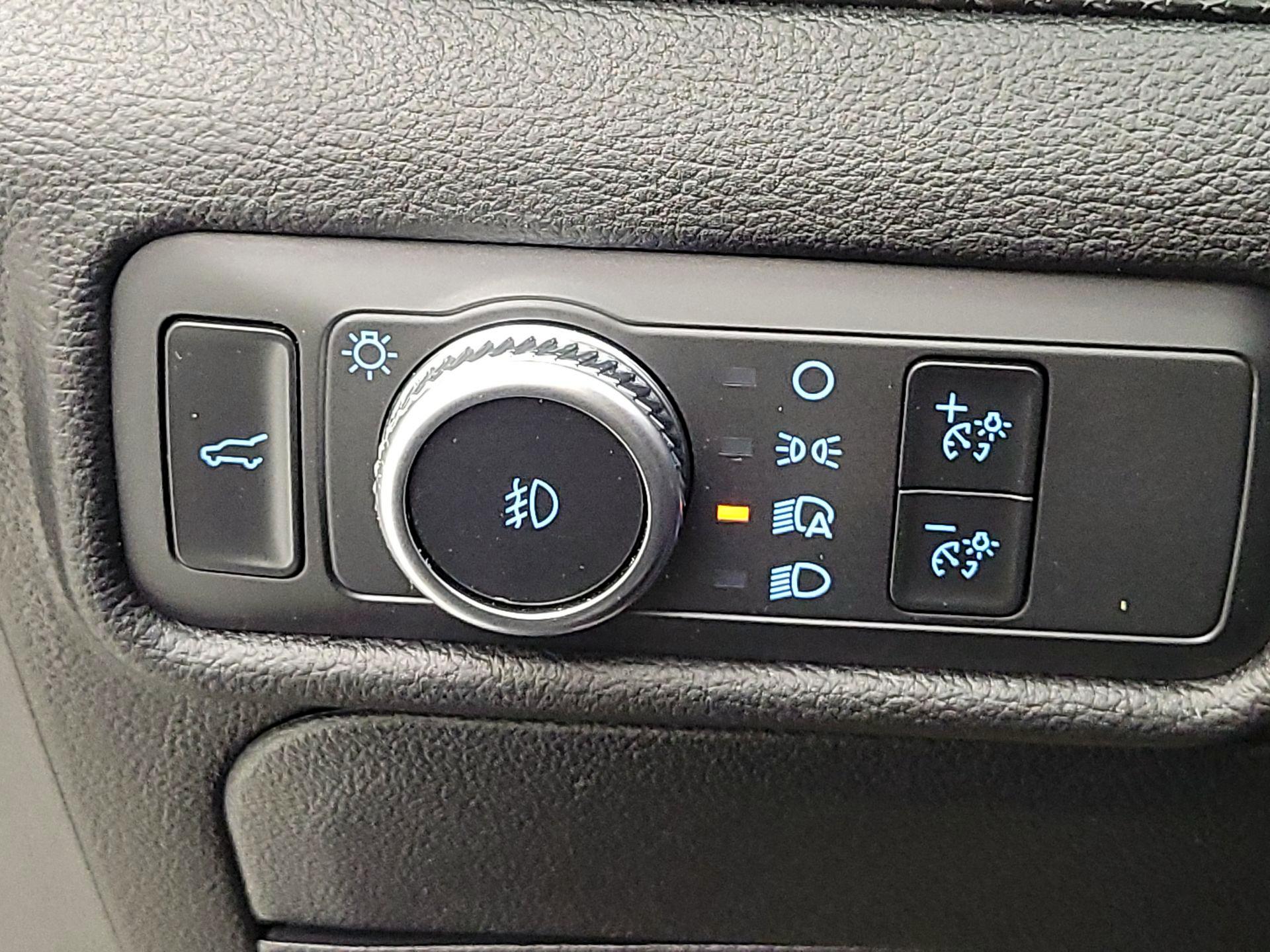 Thumbnail: 2022 Ford Explorer - 11