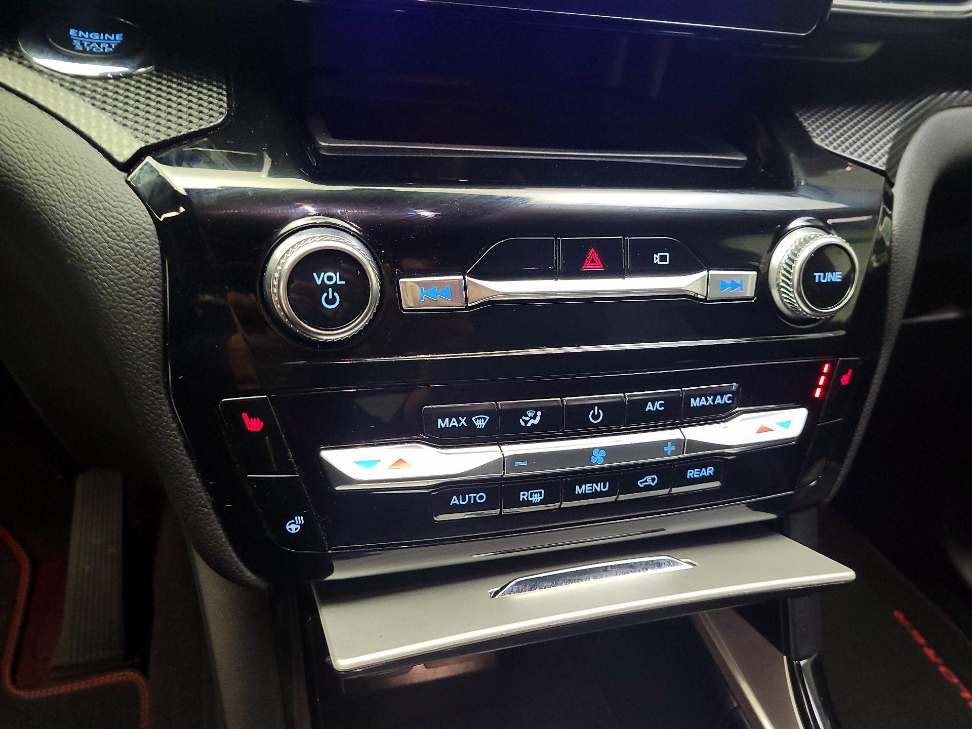 Thumbnail: 2022 Ford Explorer - 15