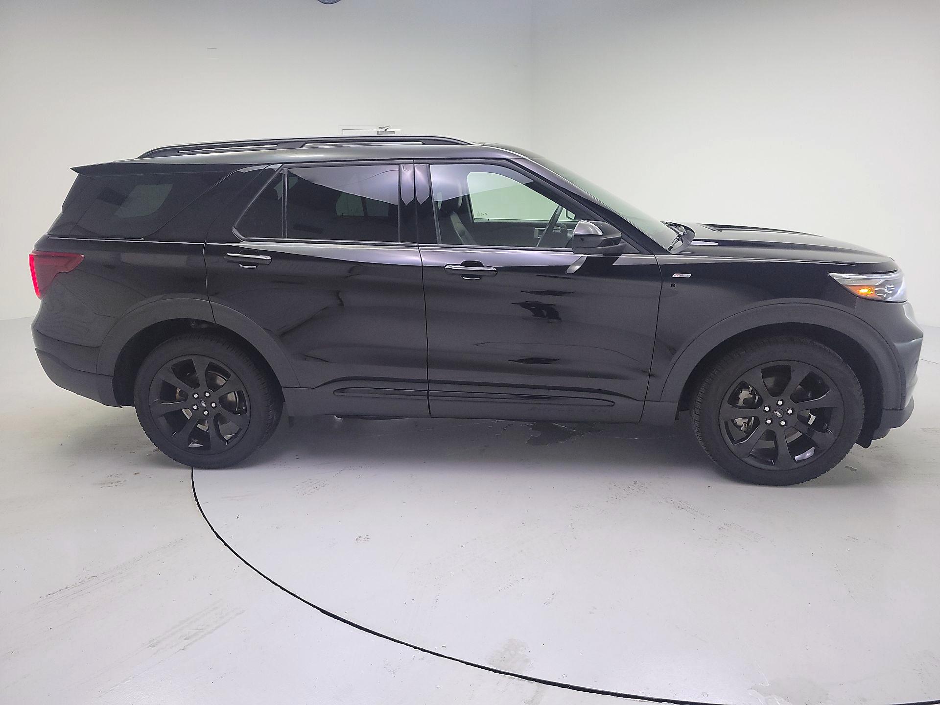 Thumbnail: 2022 Ford Explorer - 4