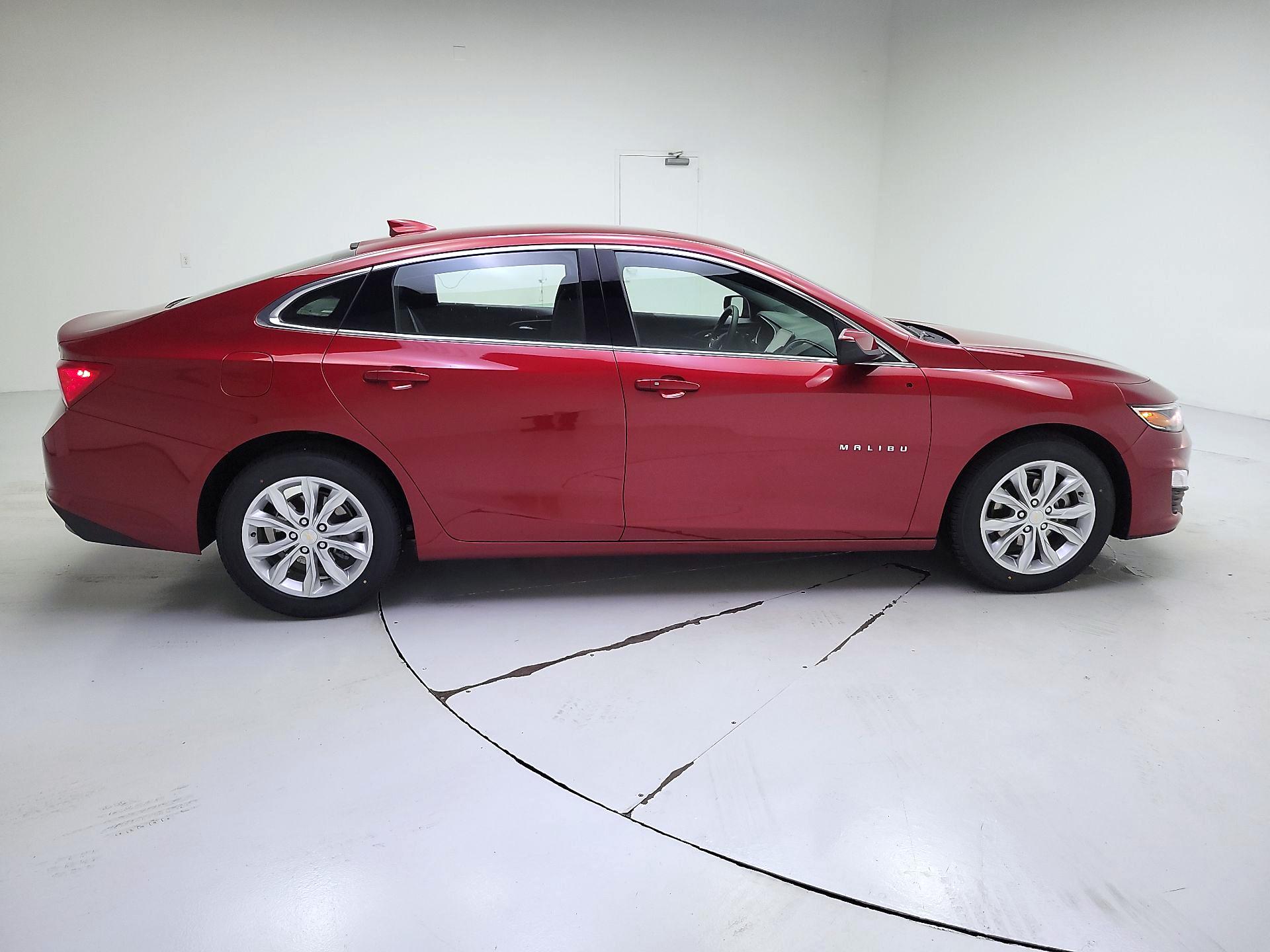 Thumbnail: 2024 Chevrolet Malibu - 4