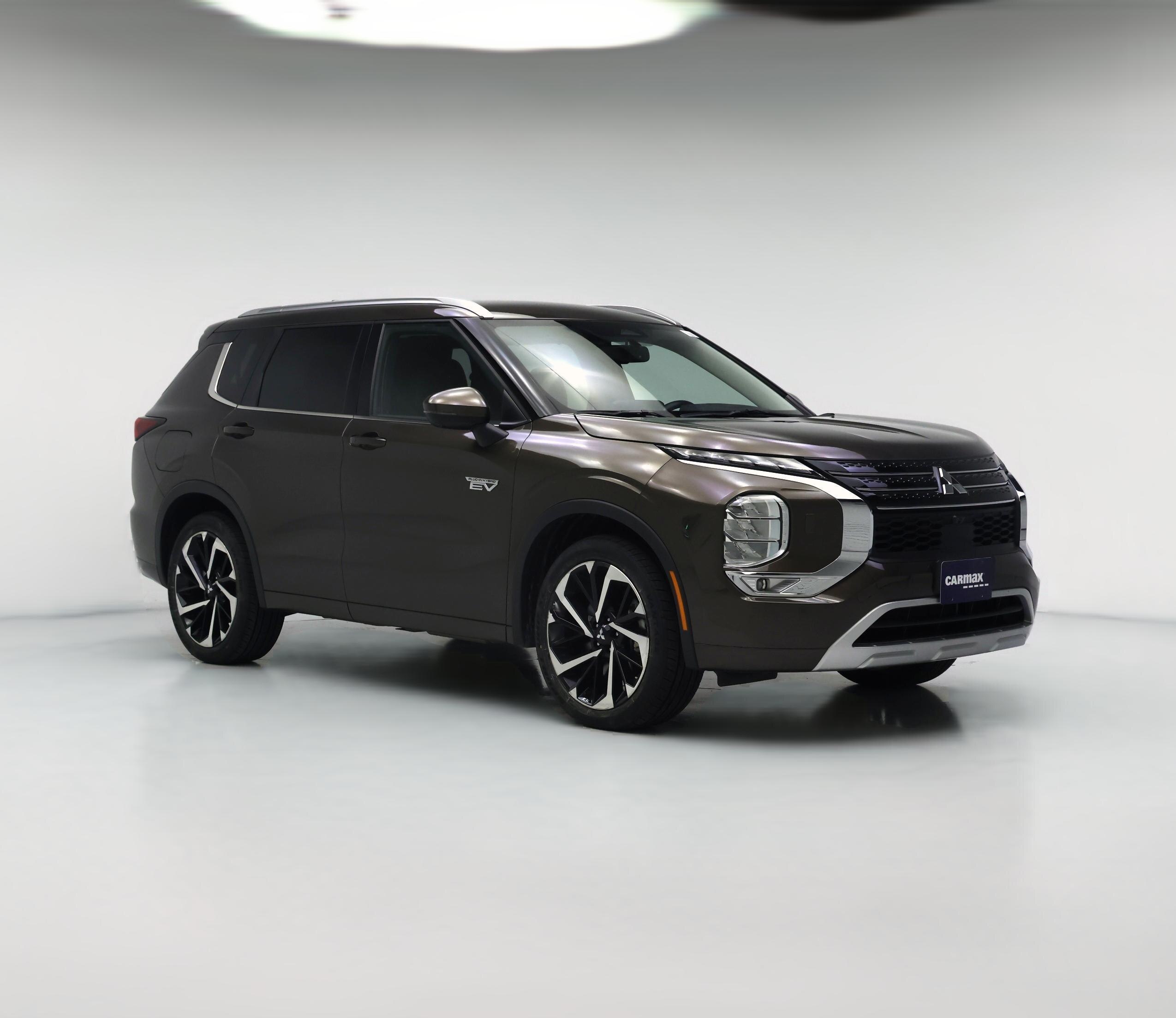 Thumbnail: 2023 Mitsubishi Outlander - 1