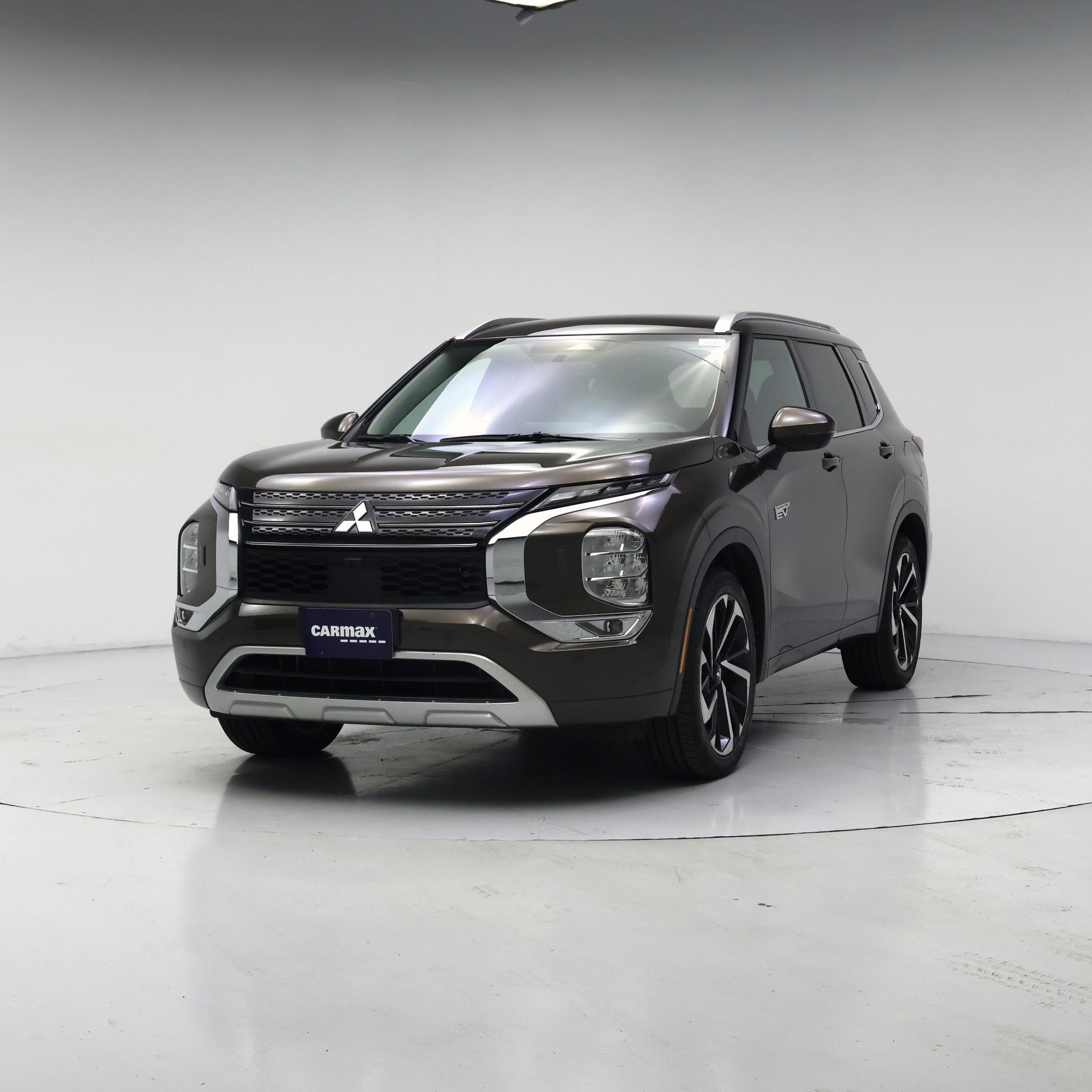 Thumbnail: 2023 Mitsubishi Outlander - 4