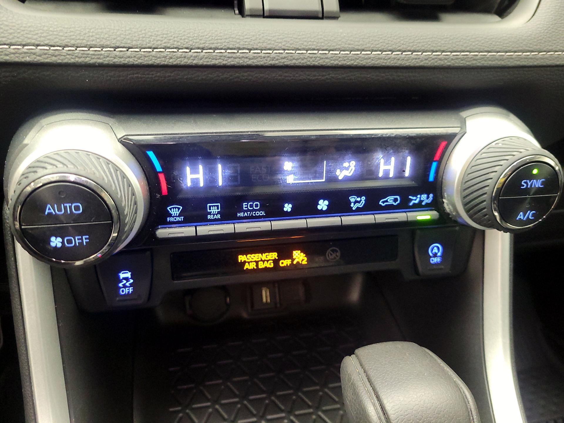 Thumbnail: 2022 Toyota RAV4 - 15