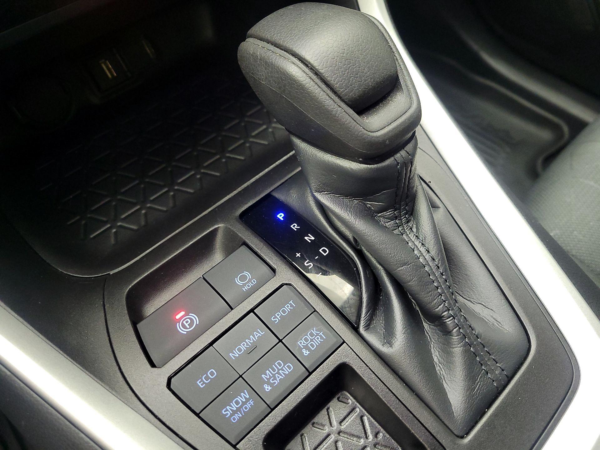 Thumbnail: 2022 Toyota RAV4 - 16