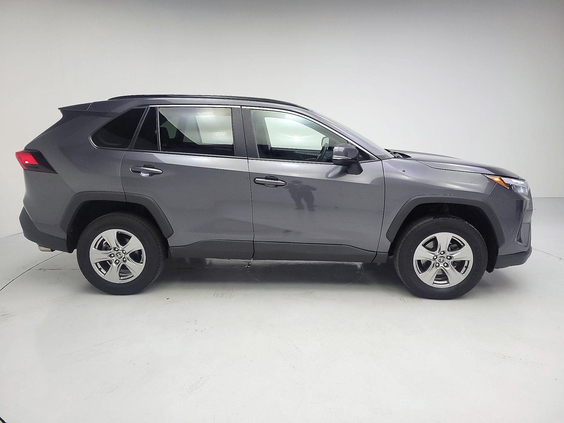 Thumbnail: 2022 Toyota RAV4 - 4