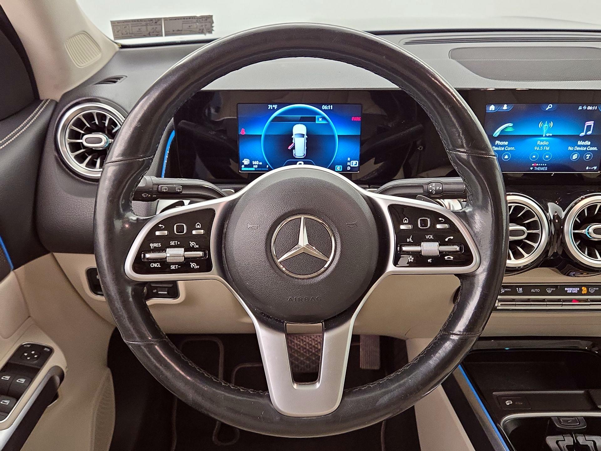 Thumbnail: 2020 Mercedes-Benz GLB - 10