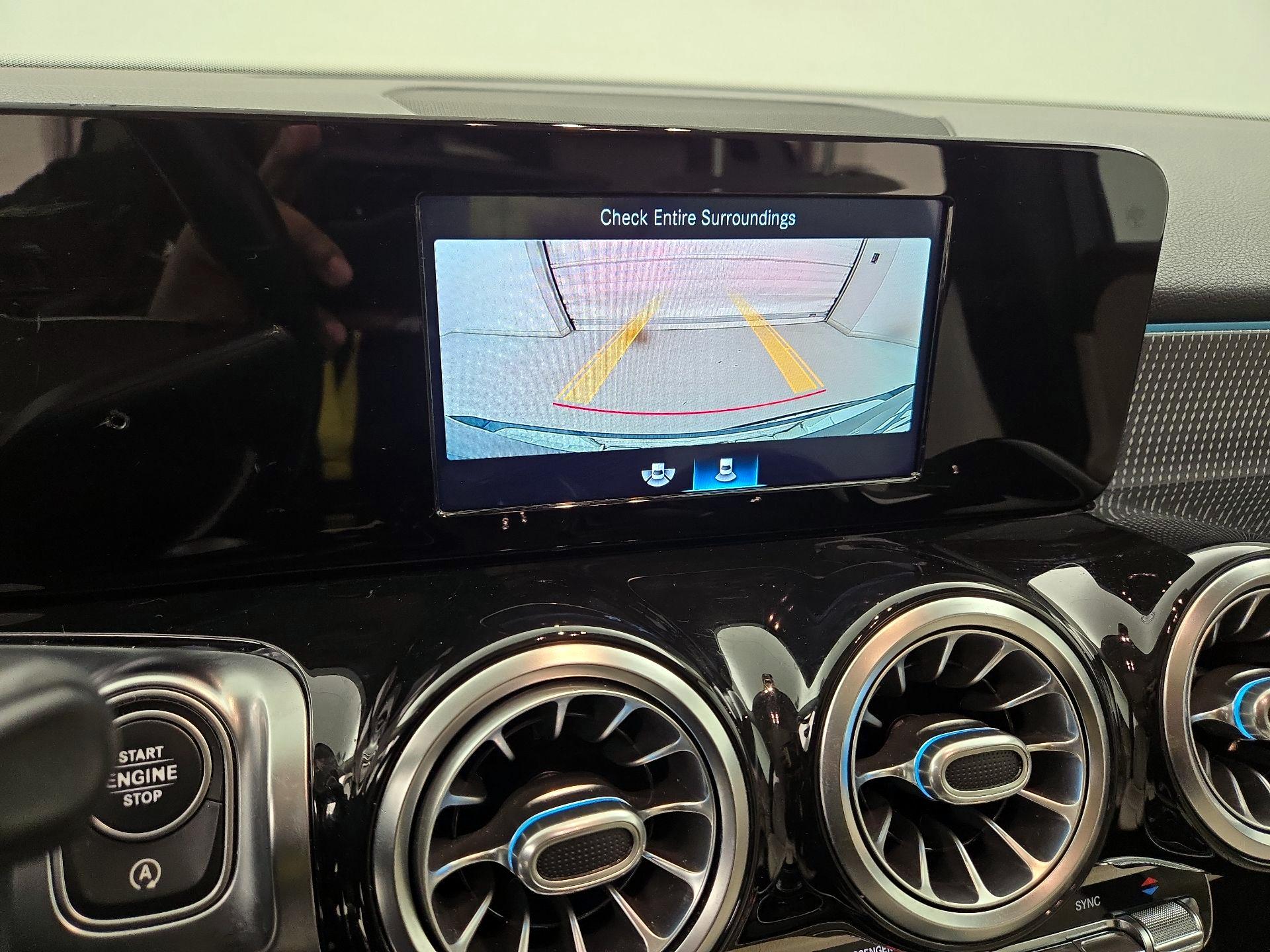 Thumbnail: 2020 Mercedes-Benz GLB - 14