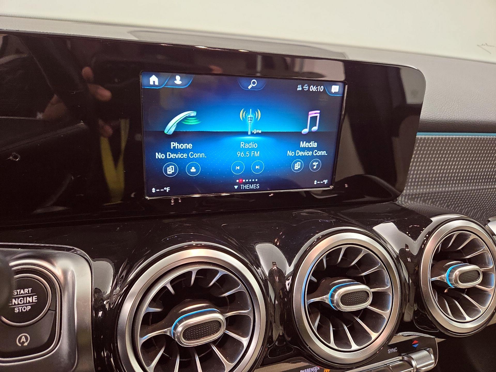 Thumbnail: 2020 Mercedes-Benz GLB - 15