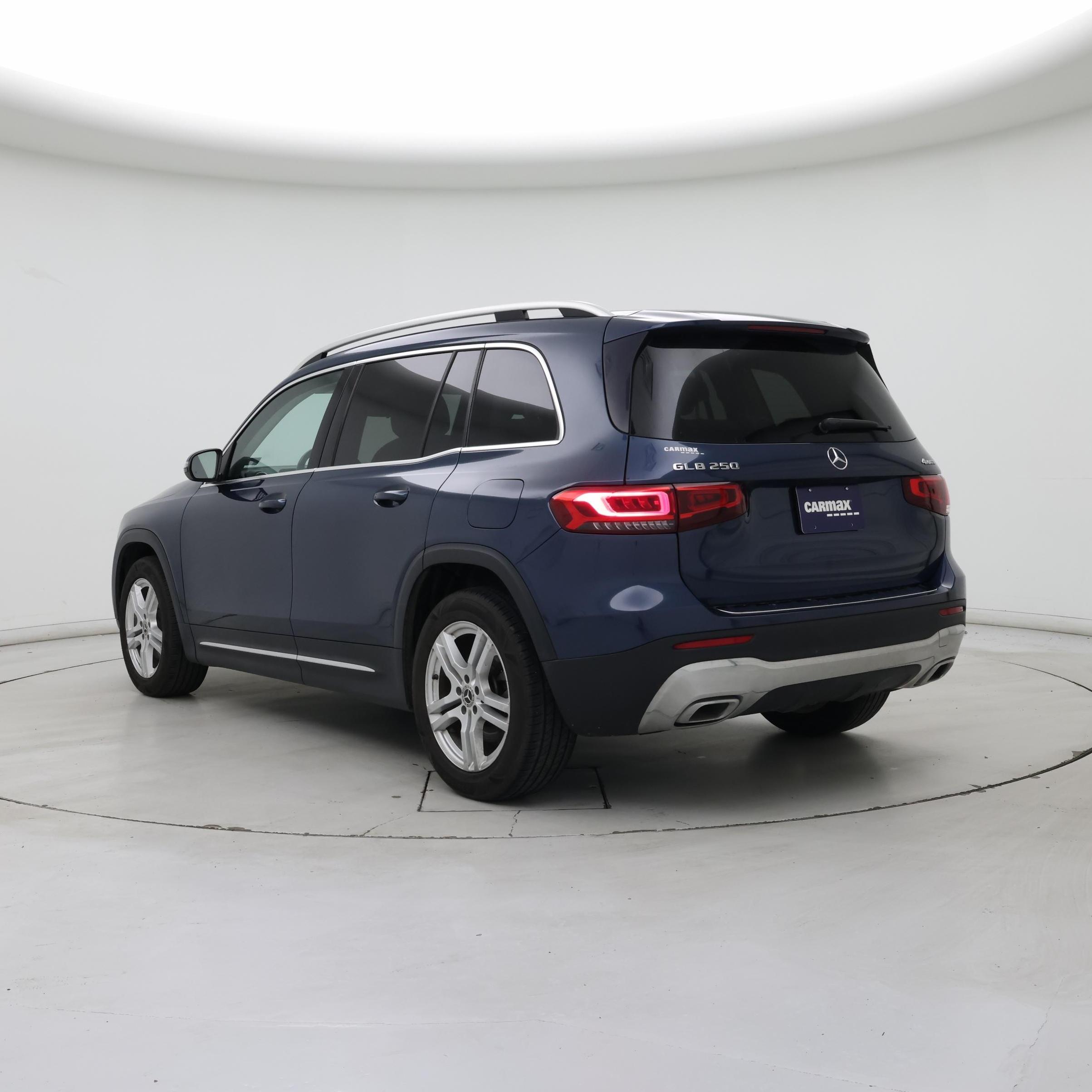 Thumbnail: 2020 Mercedes-Benz GLB - 2