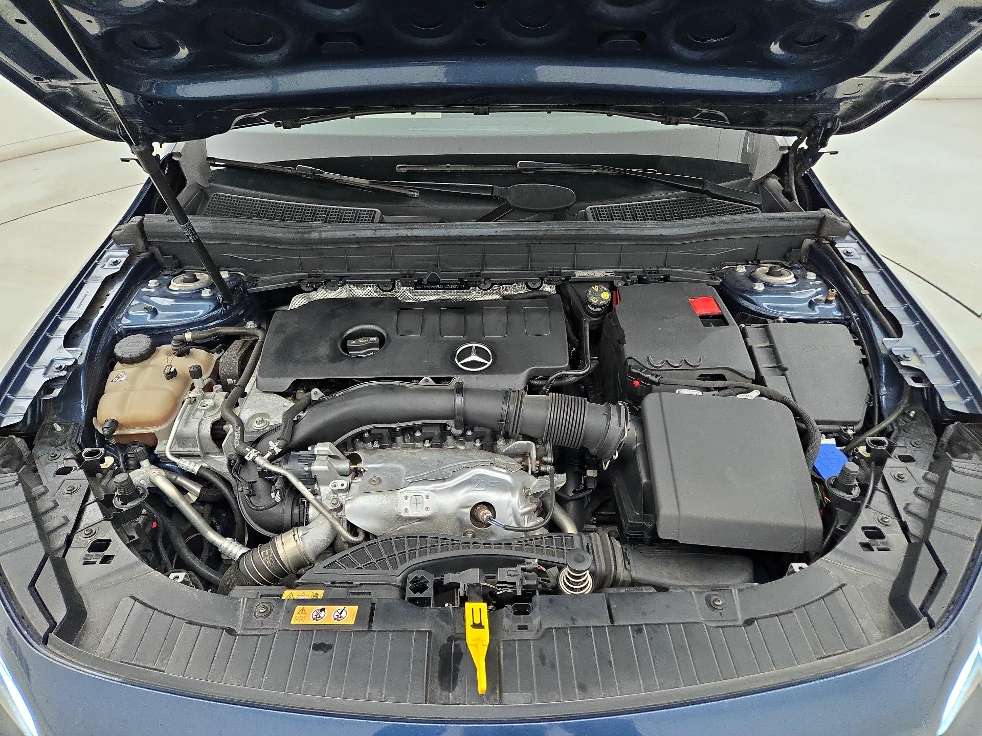 Thumbnail: 2020 Mercedes-Benz GLB - 20