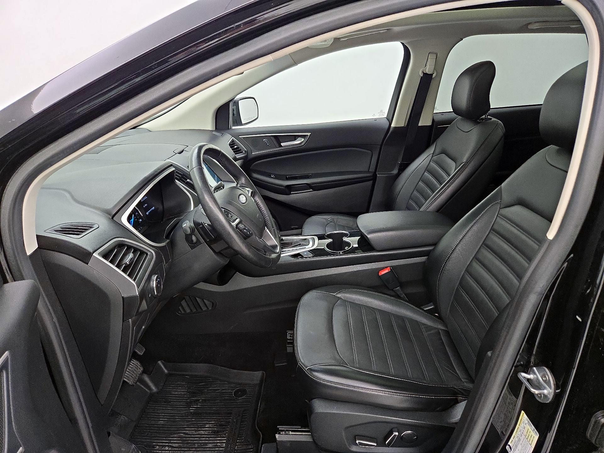 Thumbnail: 2017 Ford Edge - 11