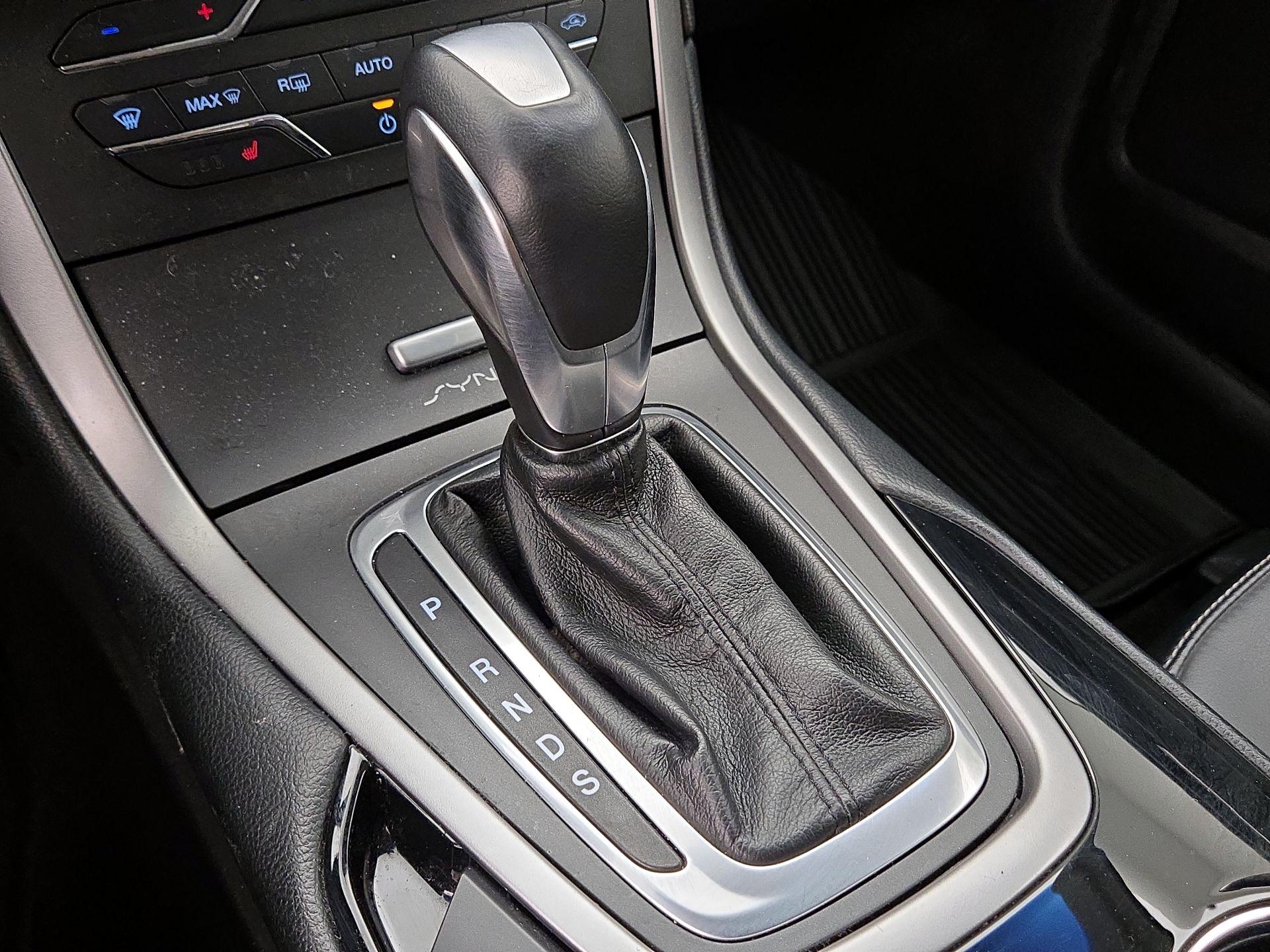 Thumbnail: 2017 Ford Edge - 18