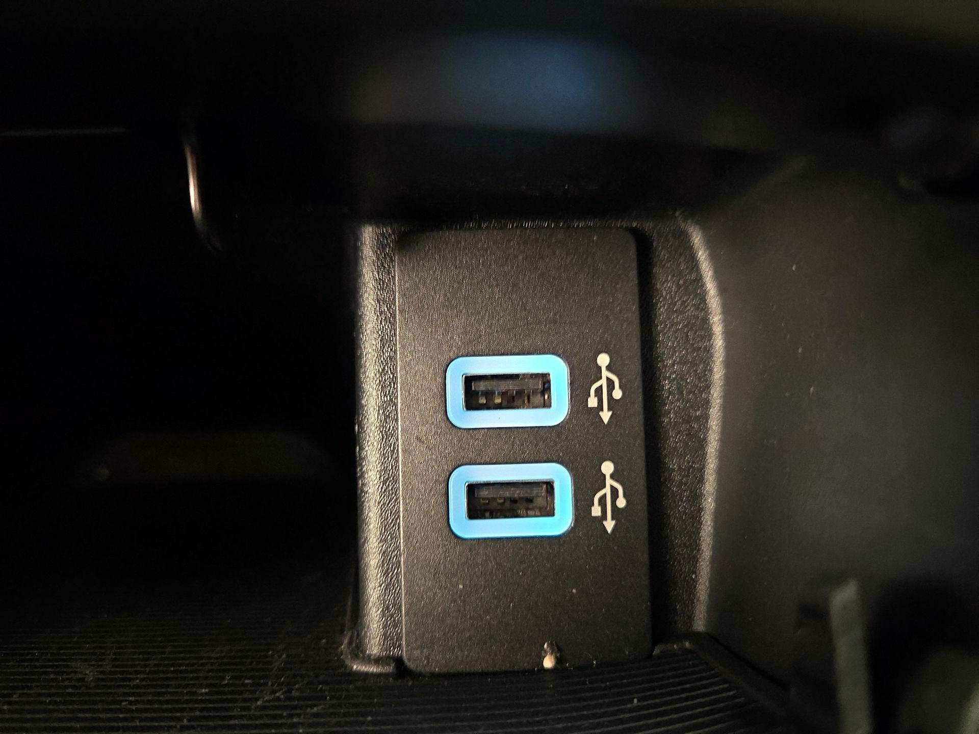 Thumbnail: 2017 Ford Edge - 19