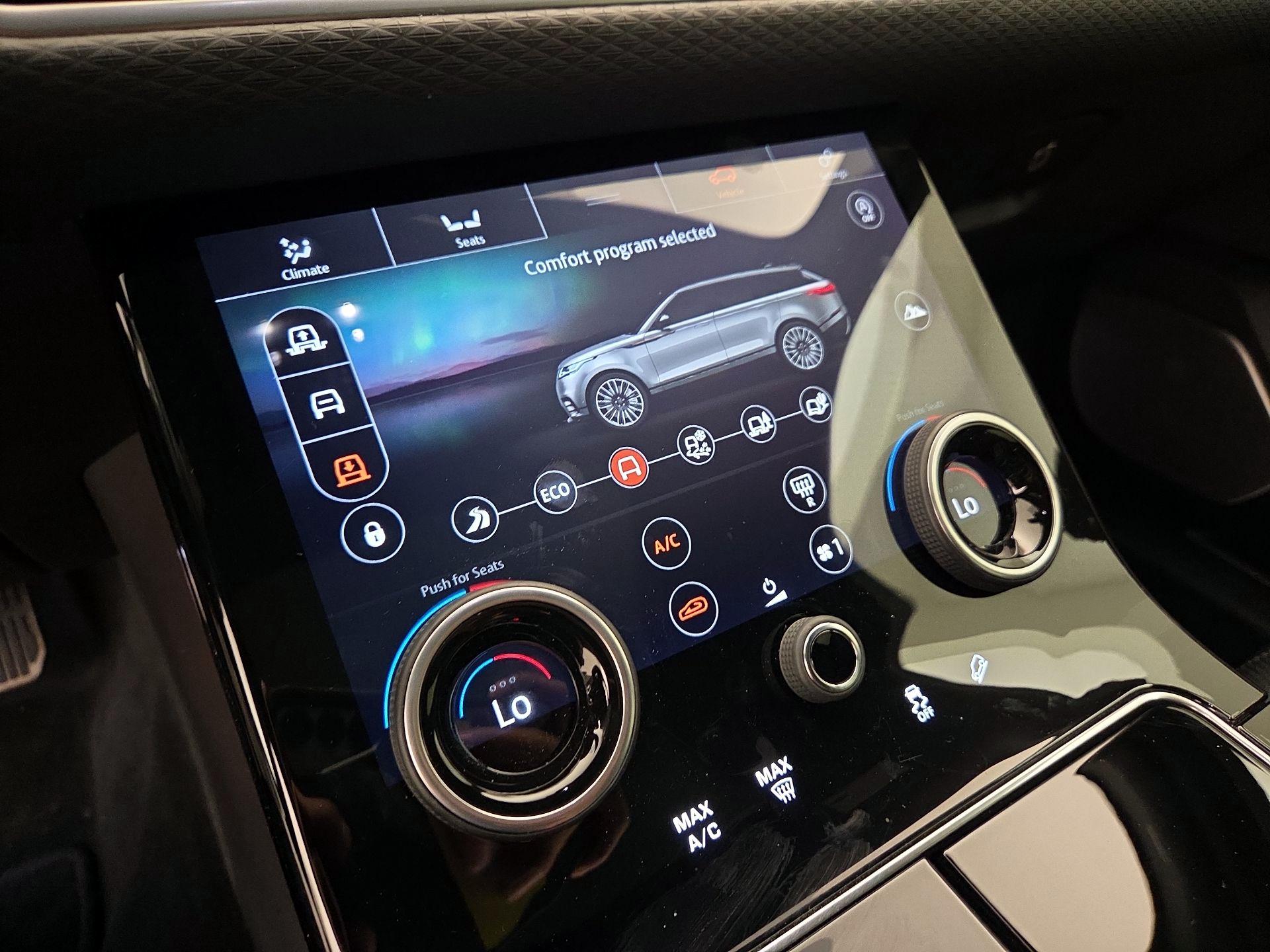 Thumbnail: 2019 Land Rover Range Rover Velar - 16
