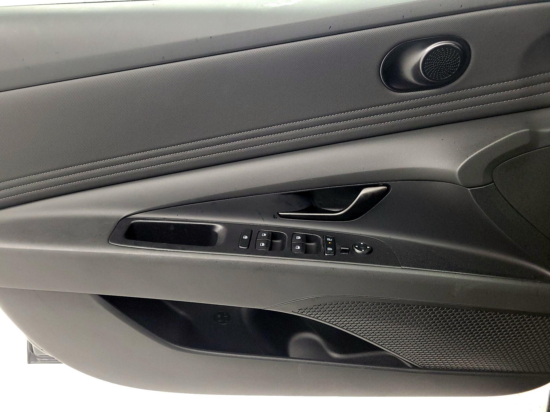 Thumbnail: 2025 Hyundai Elantra - 12