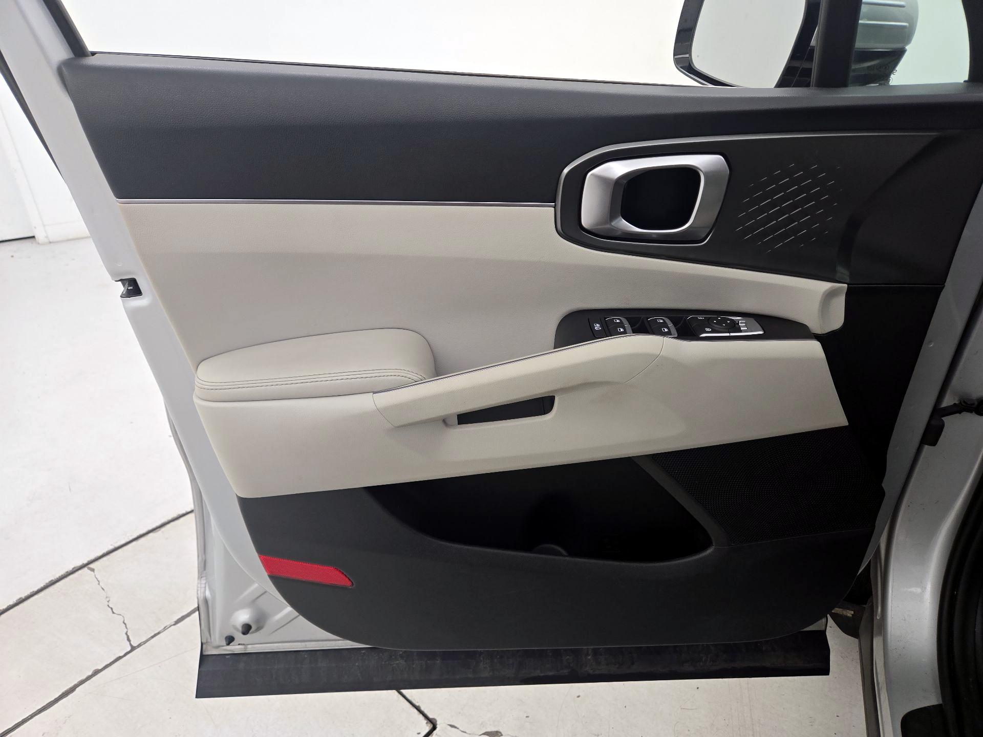 Thumbnail: 2021 Kia Sorento - 12