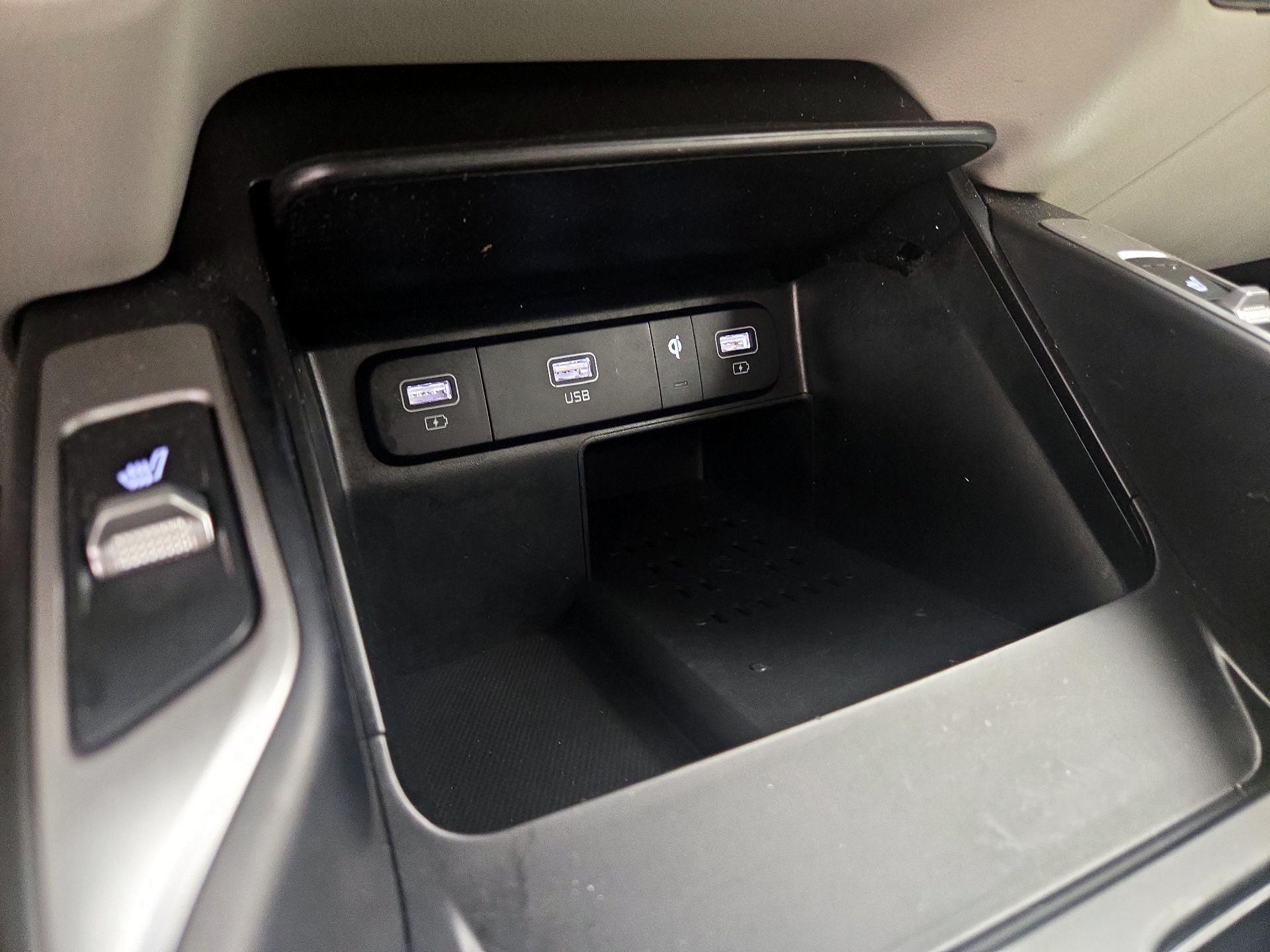 Thumbnail: 2021 Kia Sorento - 18