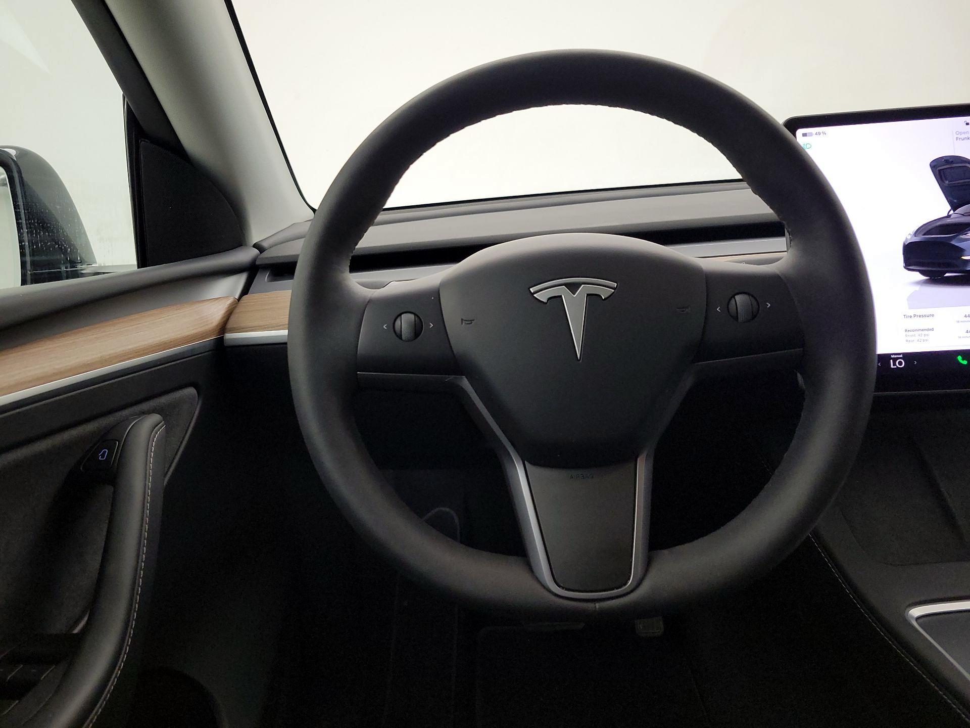 Thumbnail: 2025 Tesla Model Y - 10