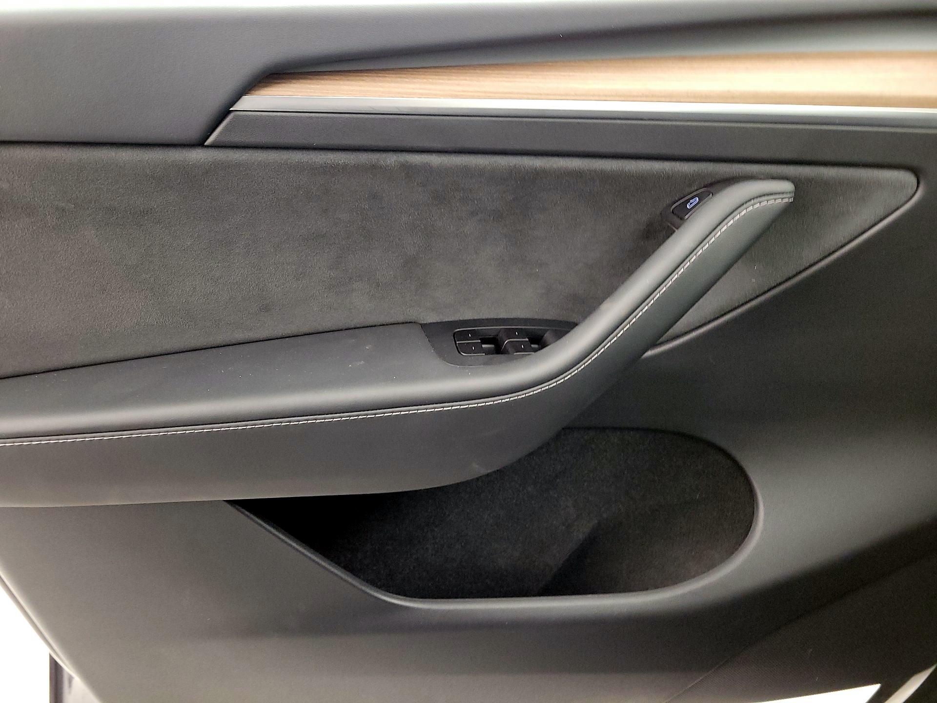 Thumbnail: 2025 Tesla Model Y - 12