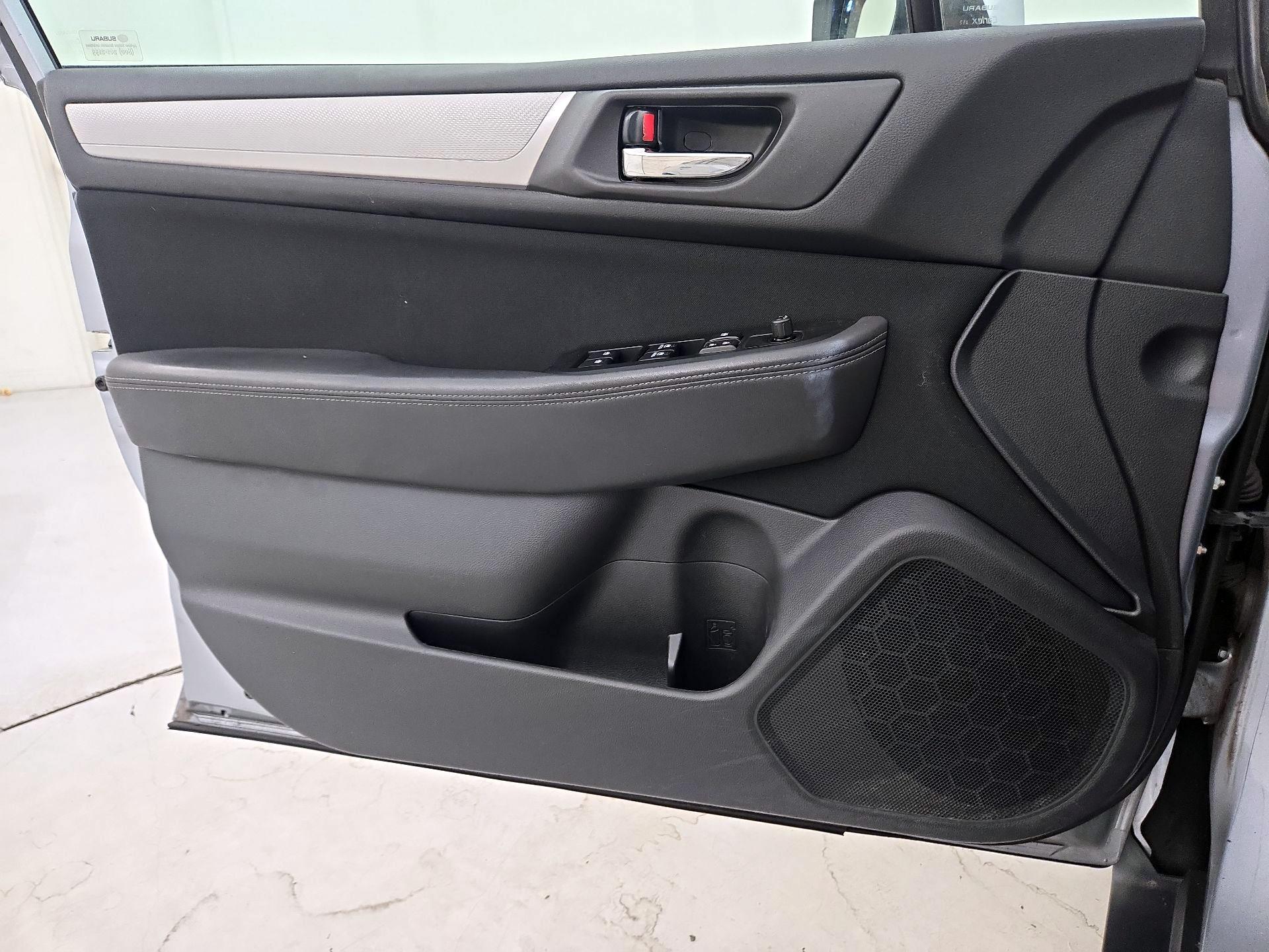 Thumbnail: 2015 Subaru Outback - 12