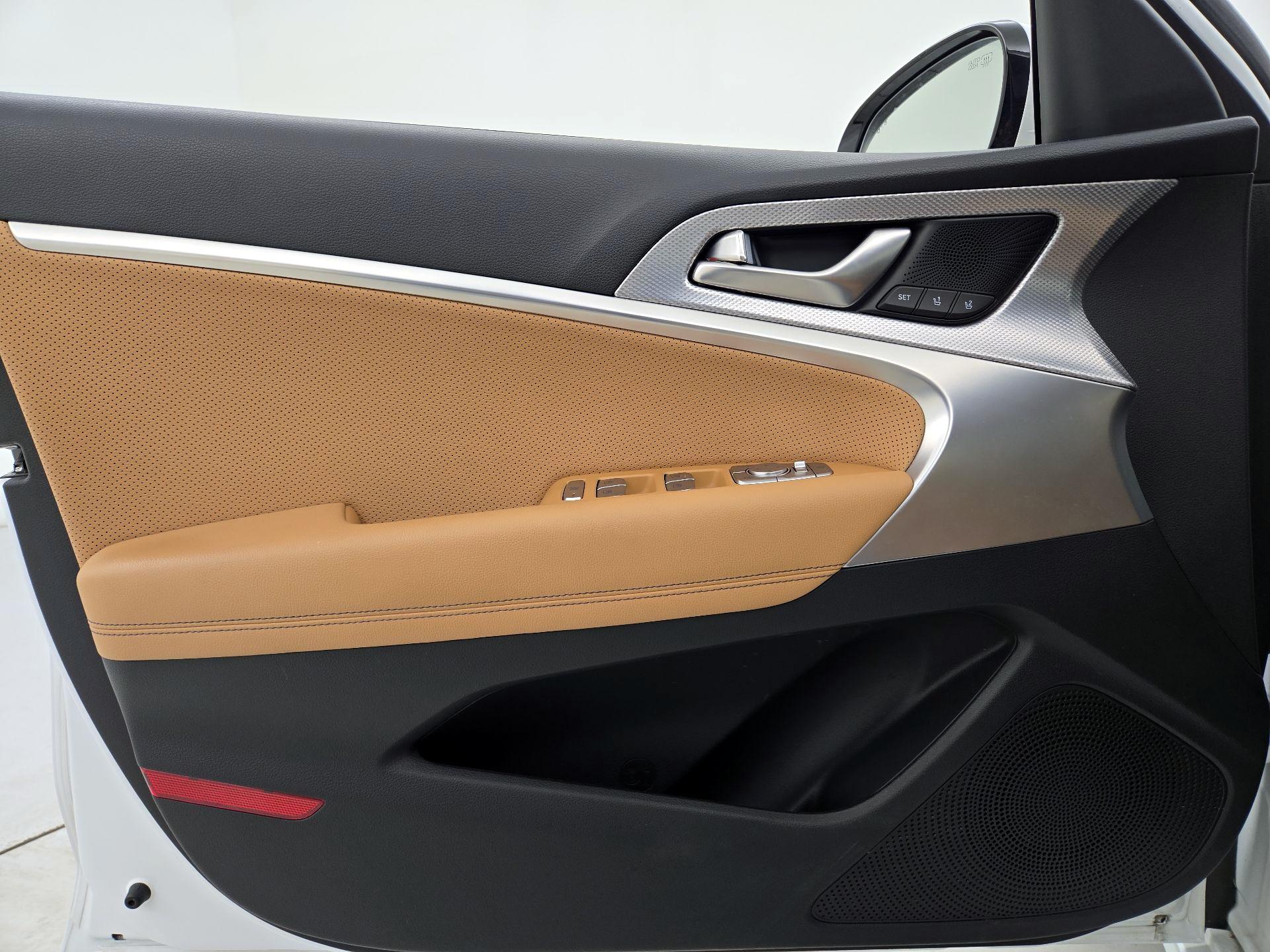 Thumbnail: 2022 Genesis G70 - 12