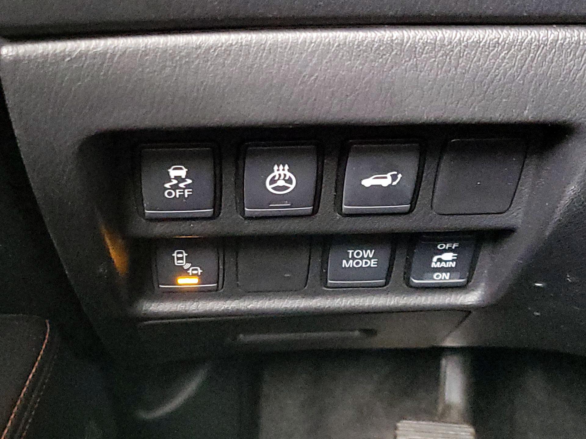 Thumbnail: 2020 Nissan Pathfinder - 13