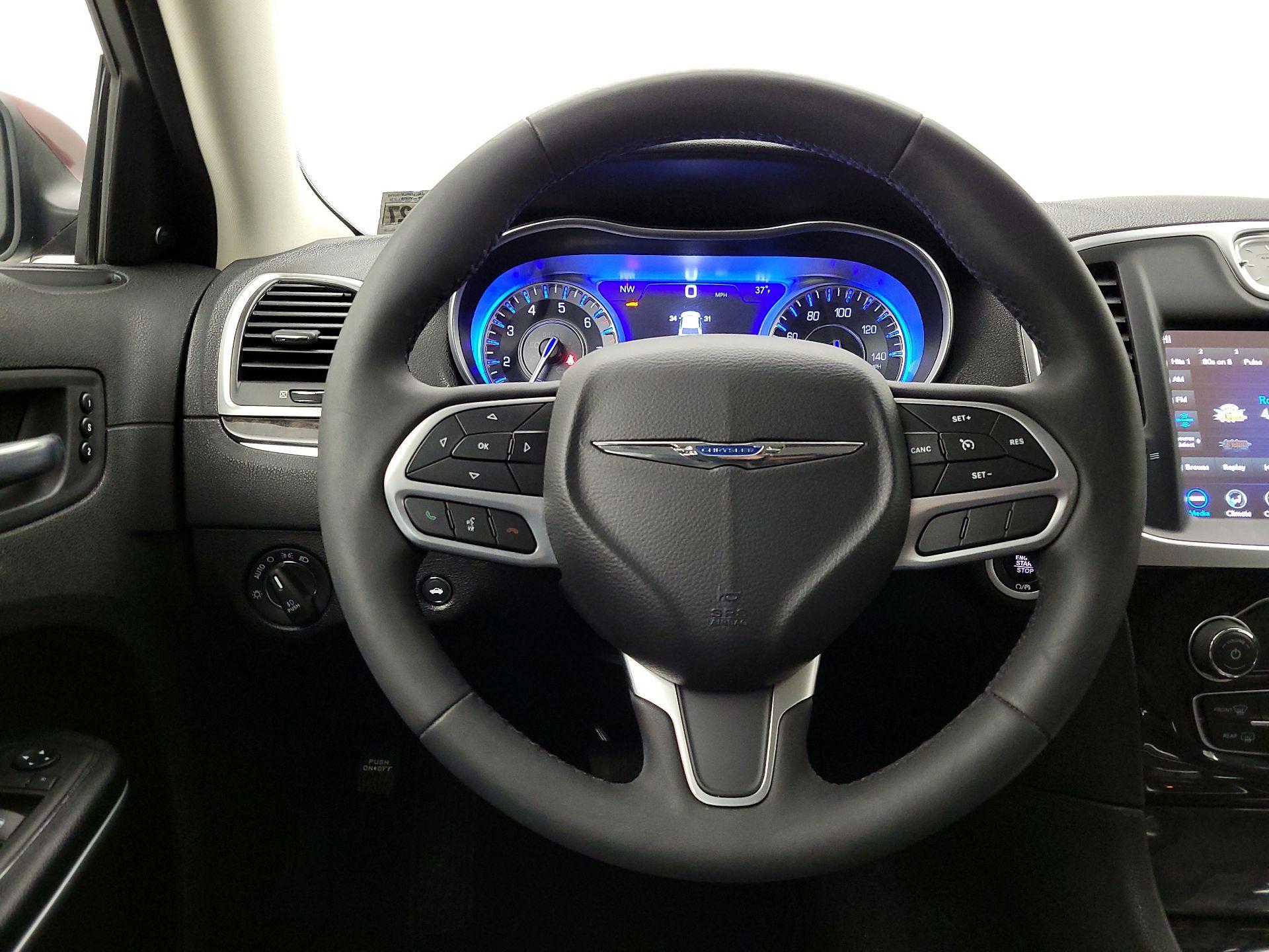 Thumbnail: 2022 Chrysler 300 - 10