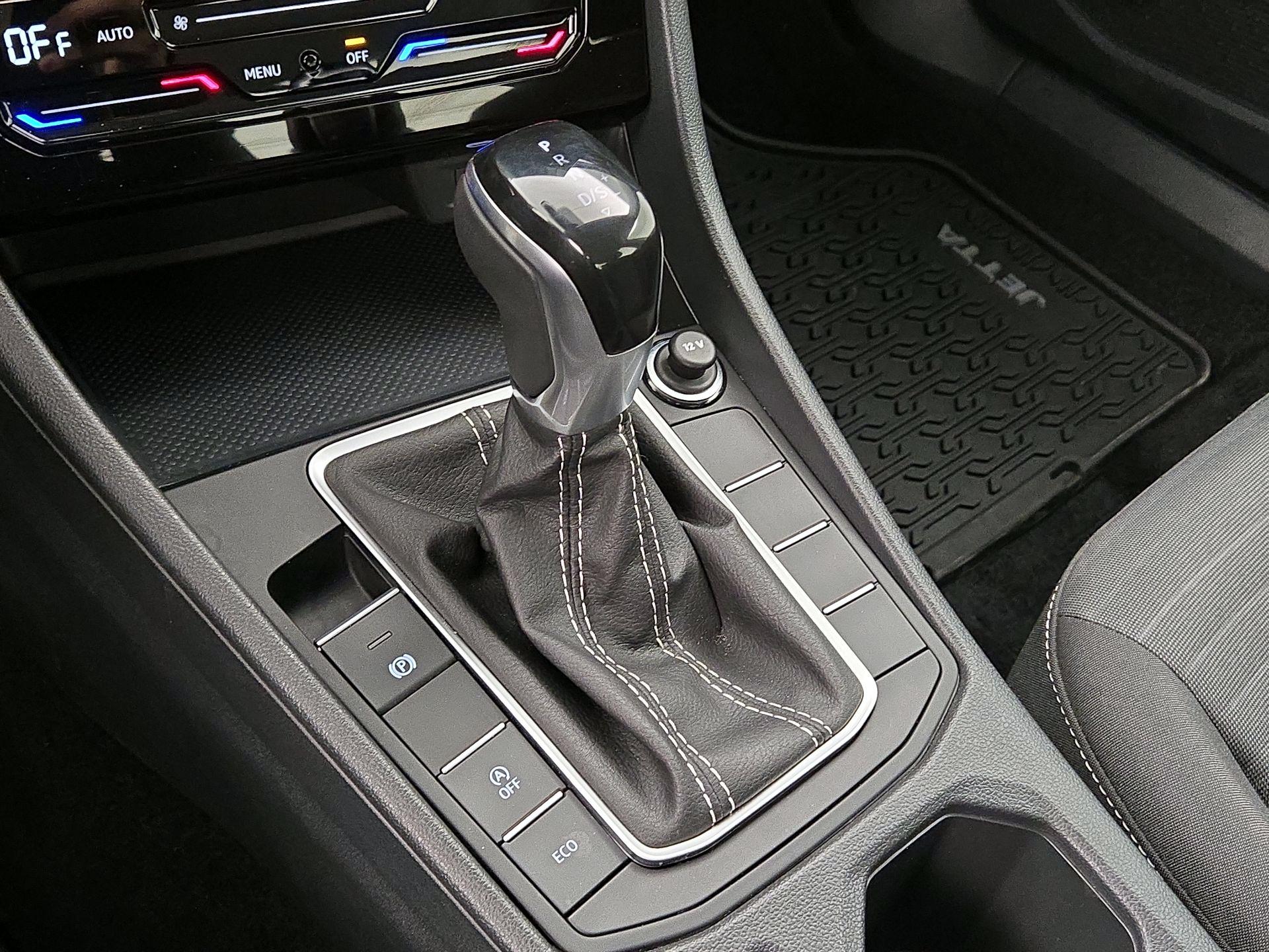 Thumbnail: 2025 Volkswagen Jetta - 17