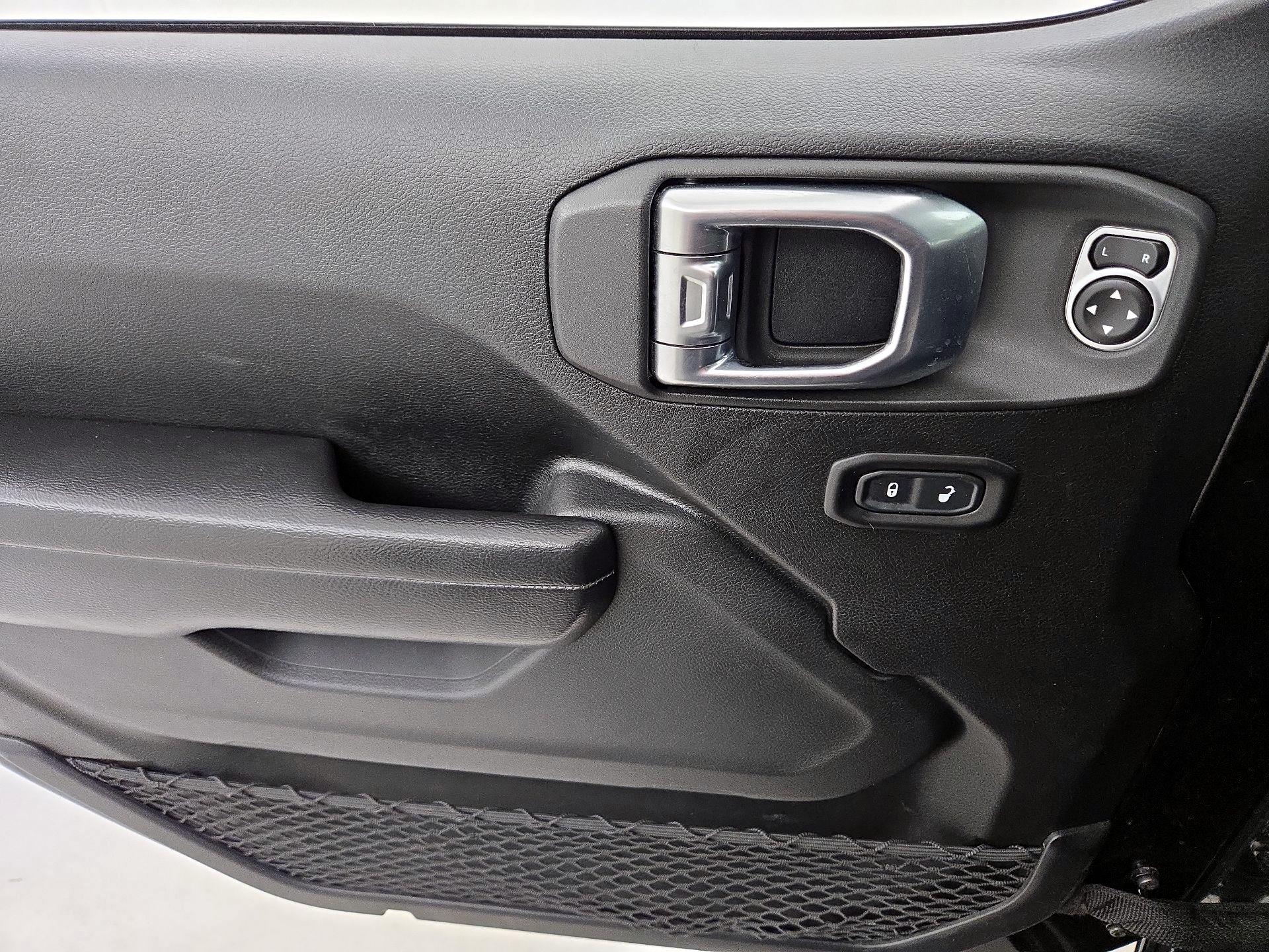 Thumbnail: 2020 Jeep Gladiator - 12