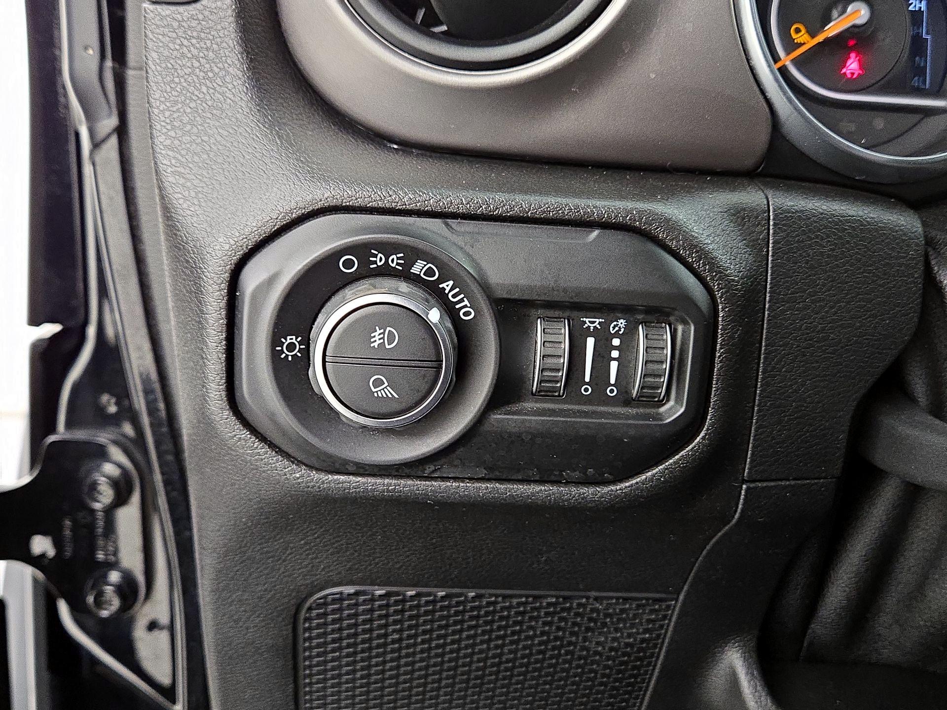 Thumbnail: 2020 Jeep Gladiator - 13