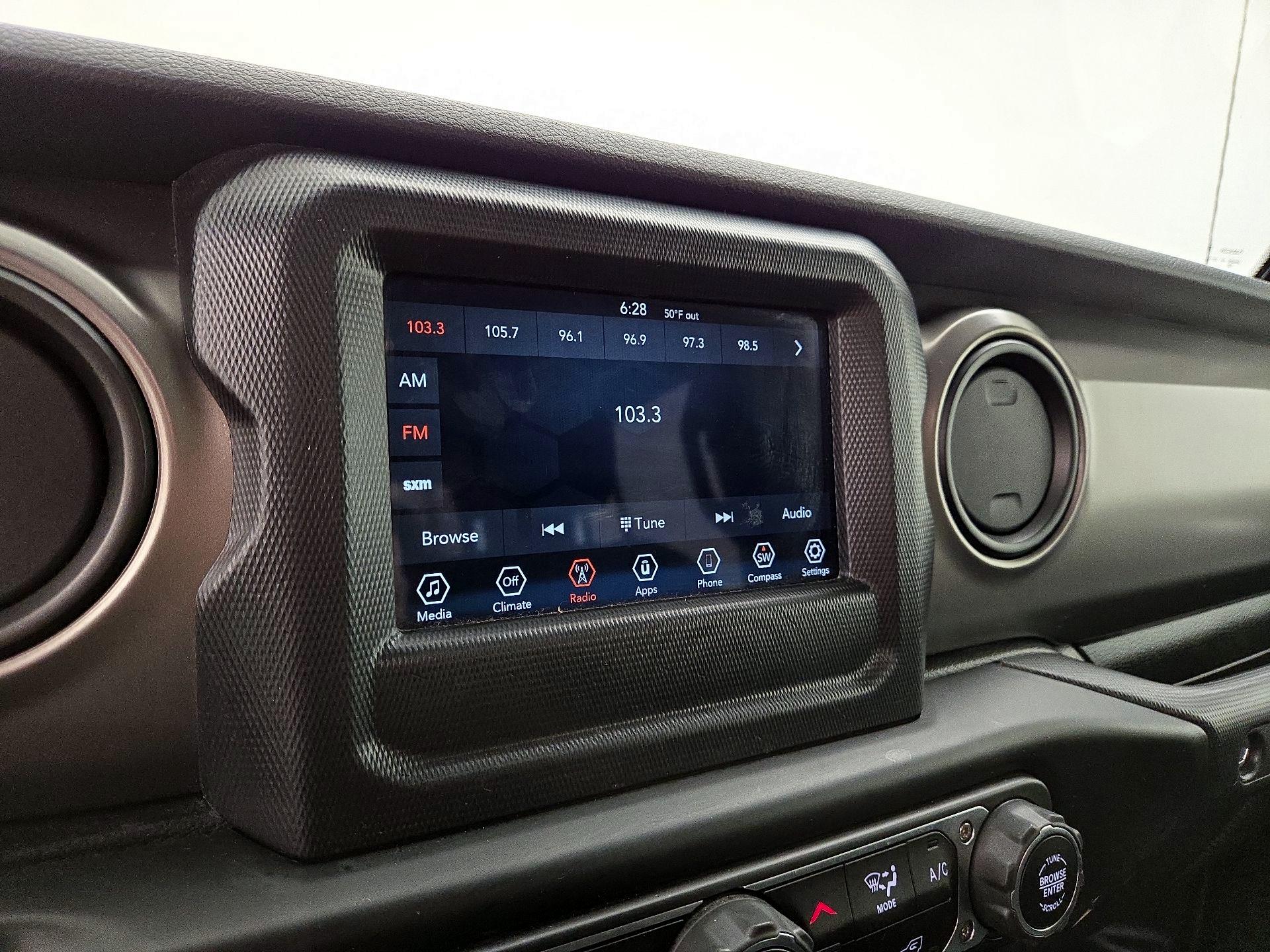 Thumbnail: 2020 Jeep Gladiator - 15