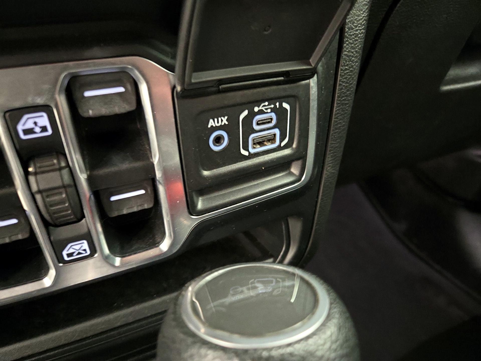 Thumbnail: 2020 Jeep Gladiator - 18