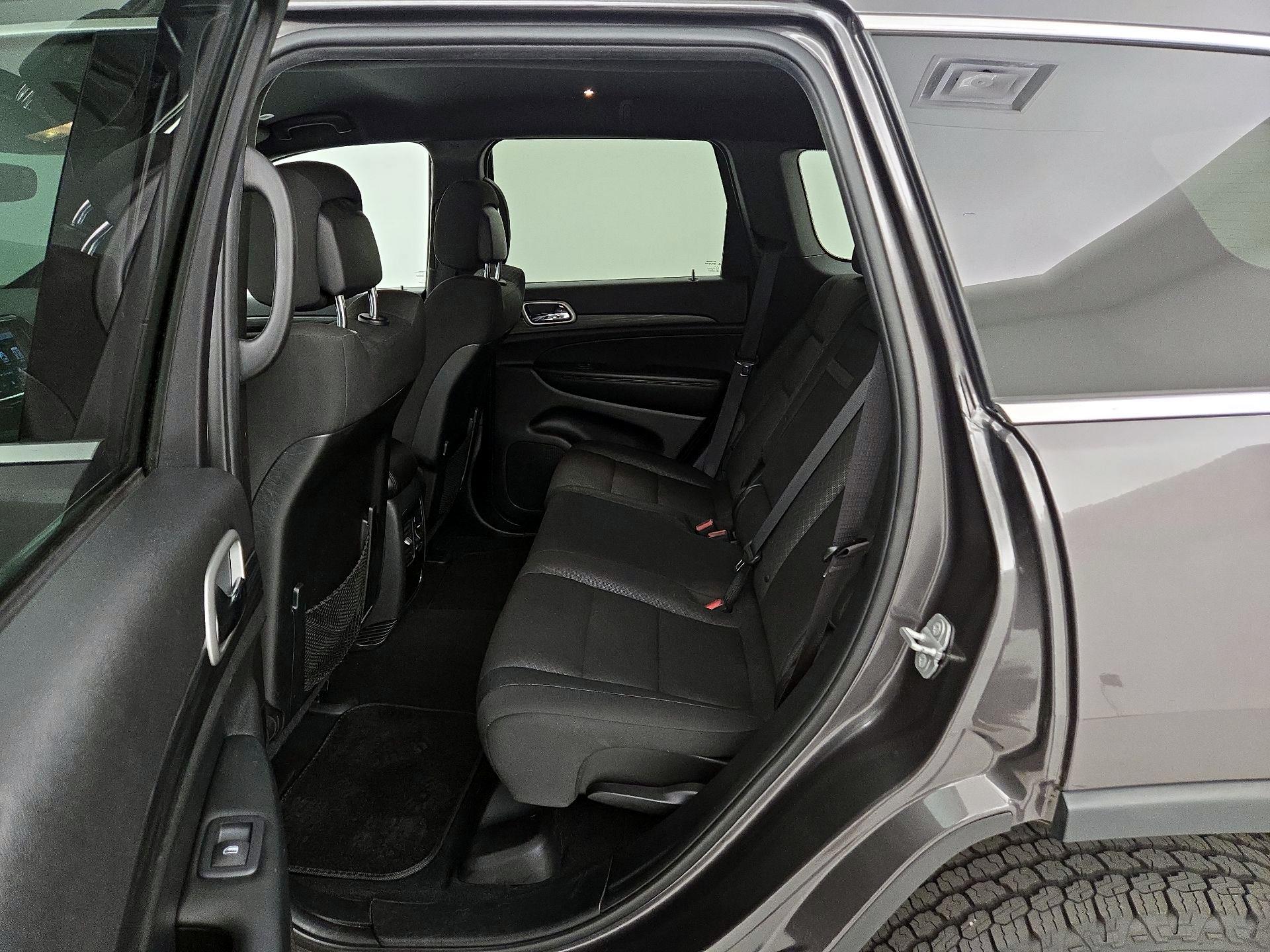 Thumbnail: 2020 Jeep Grand Cherokee - 20