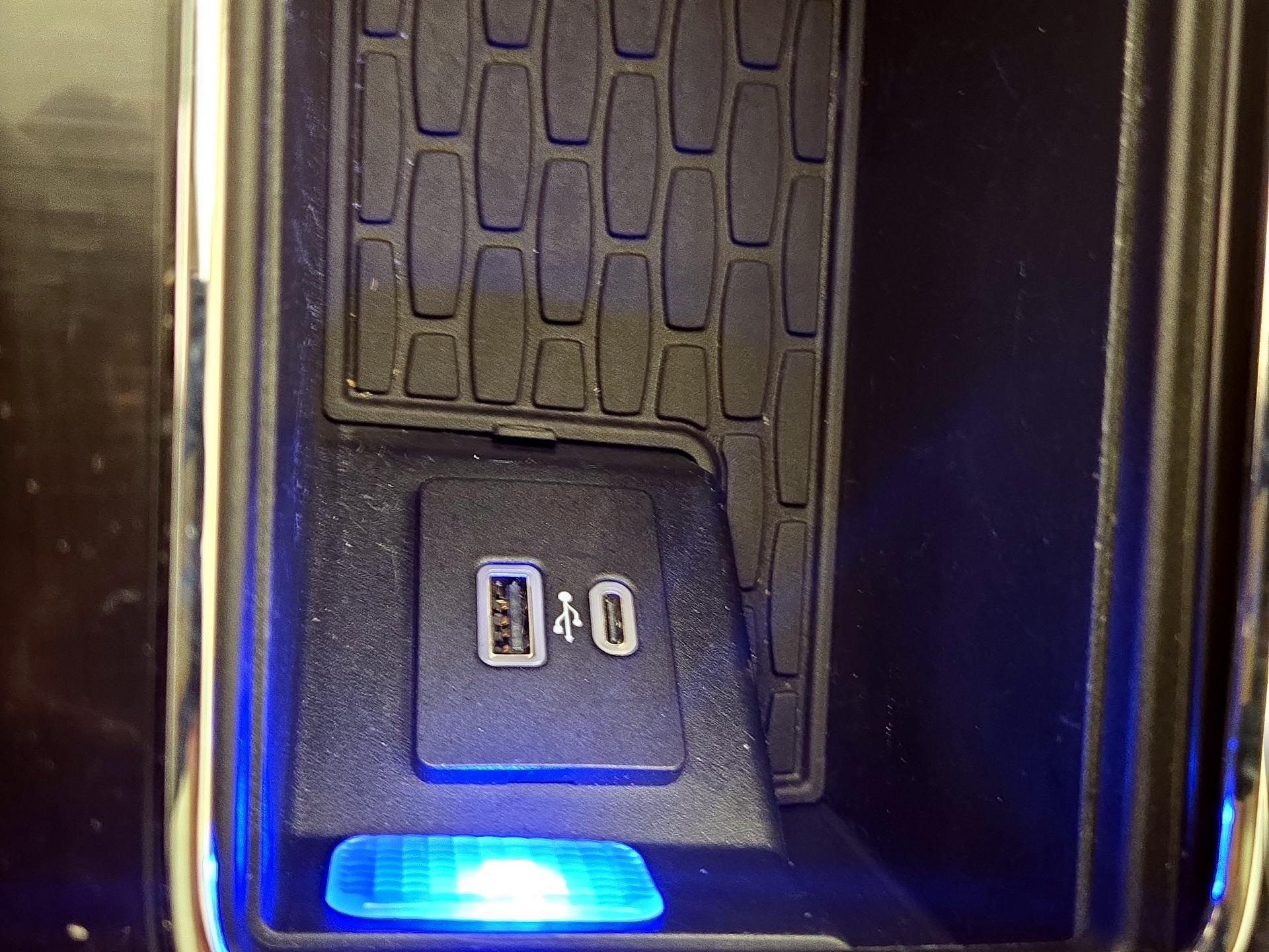 Thumbnail: 2021 Lincoln Aviator - 18