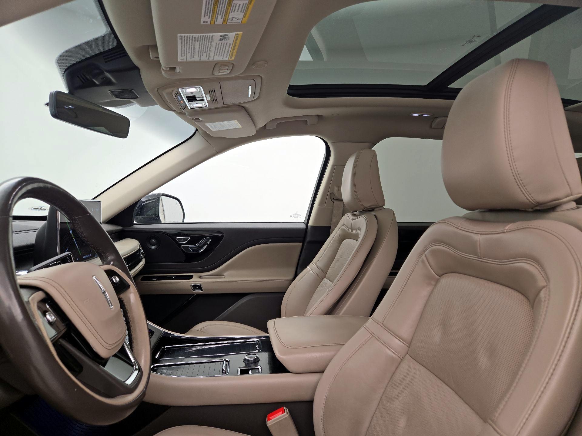 Thumbnail: 2021 Lincoln Aviator - 19