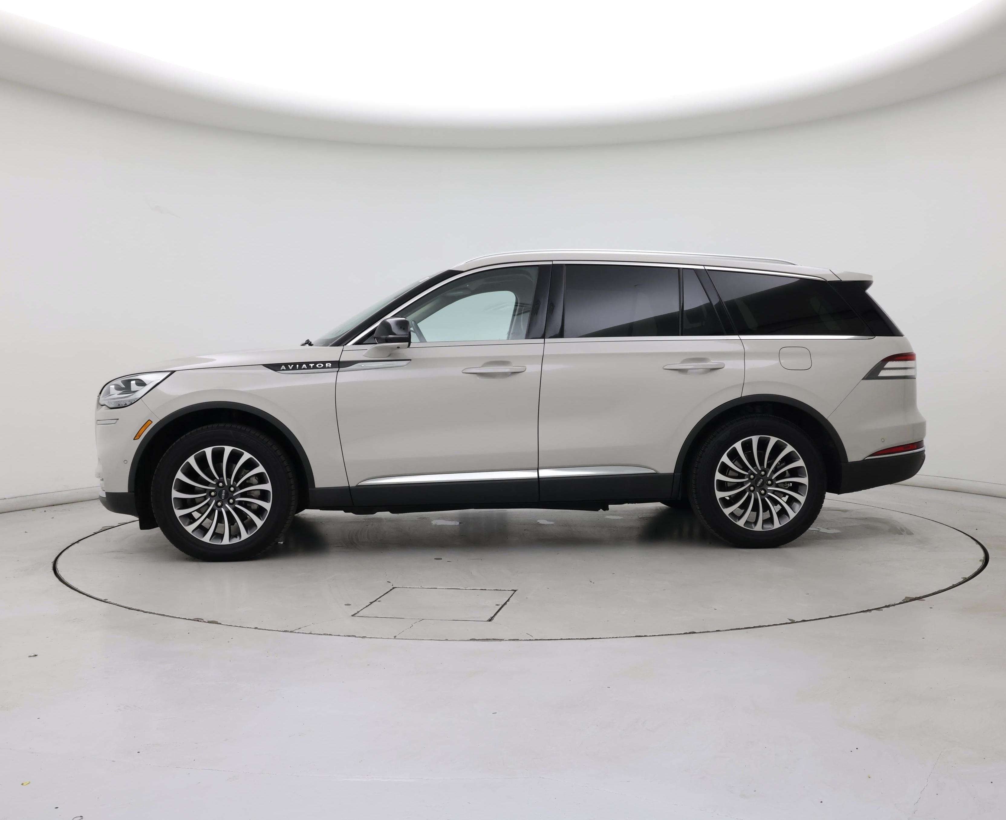 Thumbnail: 2021 Lincoln Aviator - 3