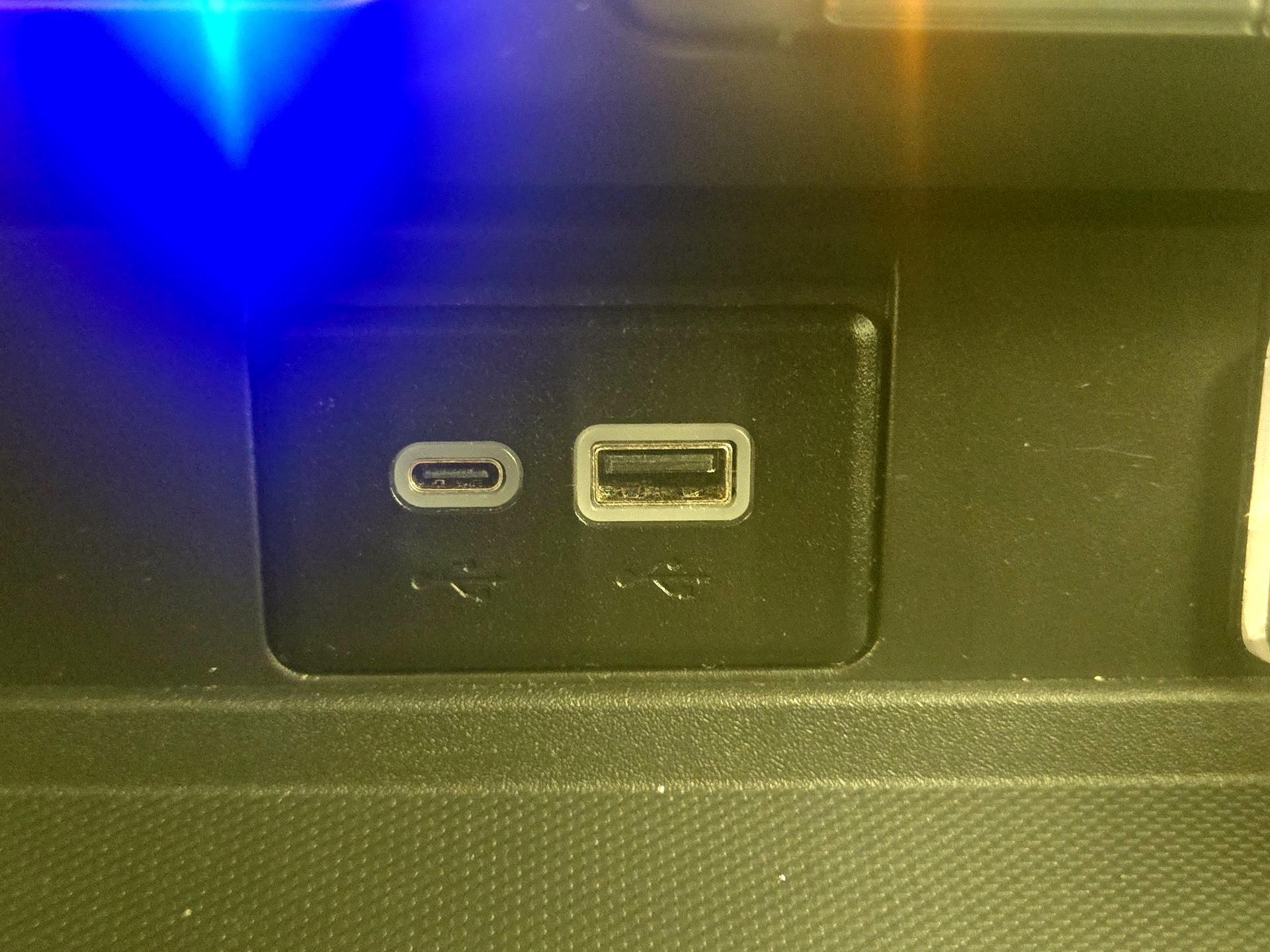 Thumbnail: 2023 Chevrolet Suburban - 18