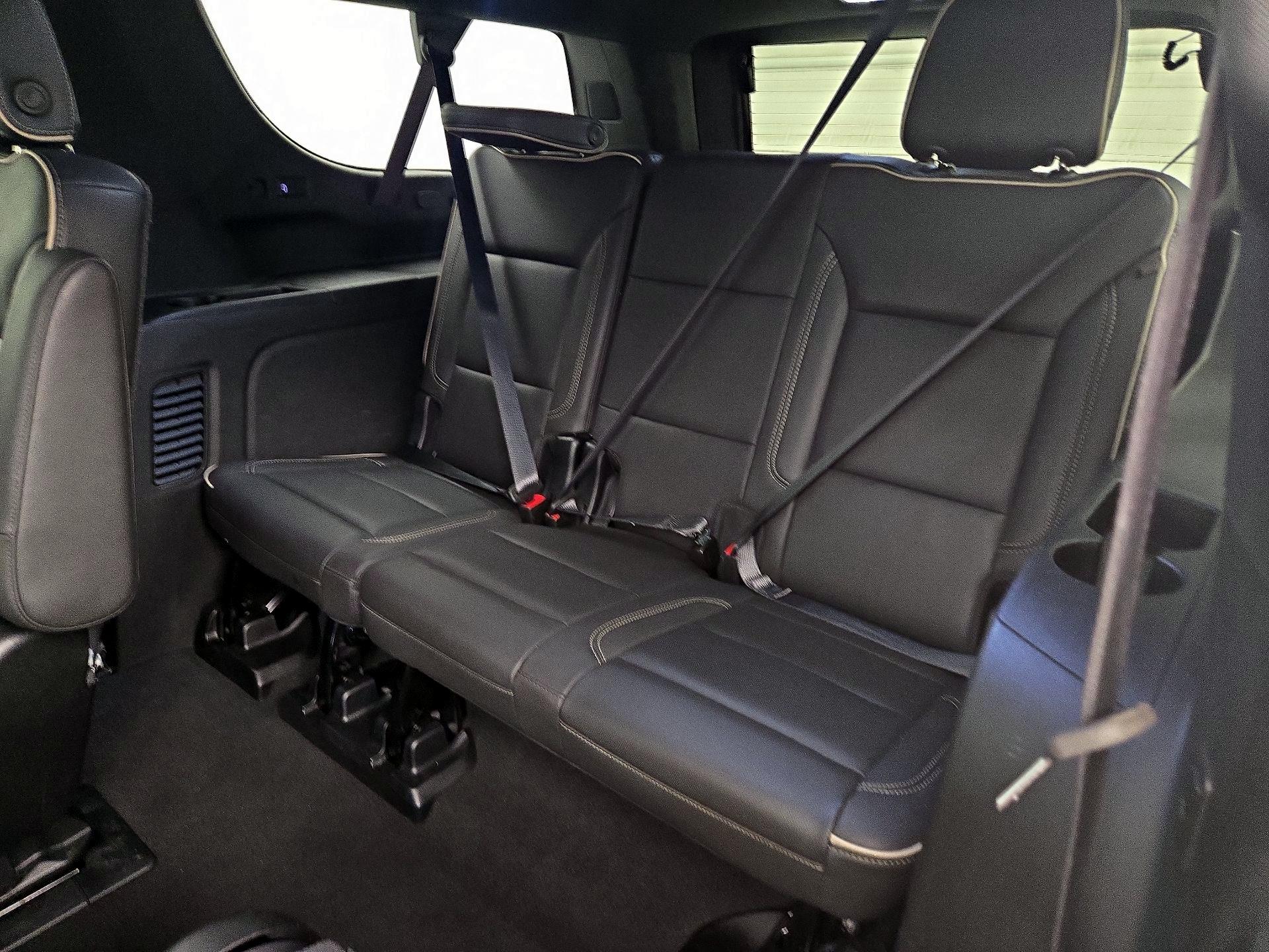 Thumbnail: 2023 Chevrolet Suburban - 20