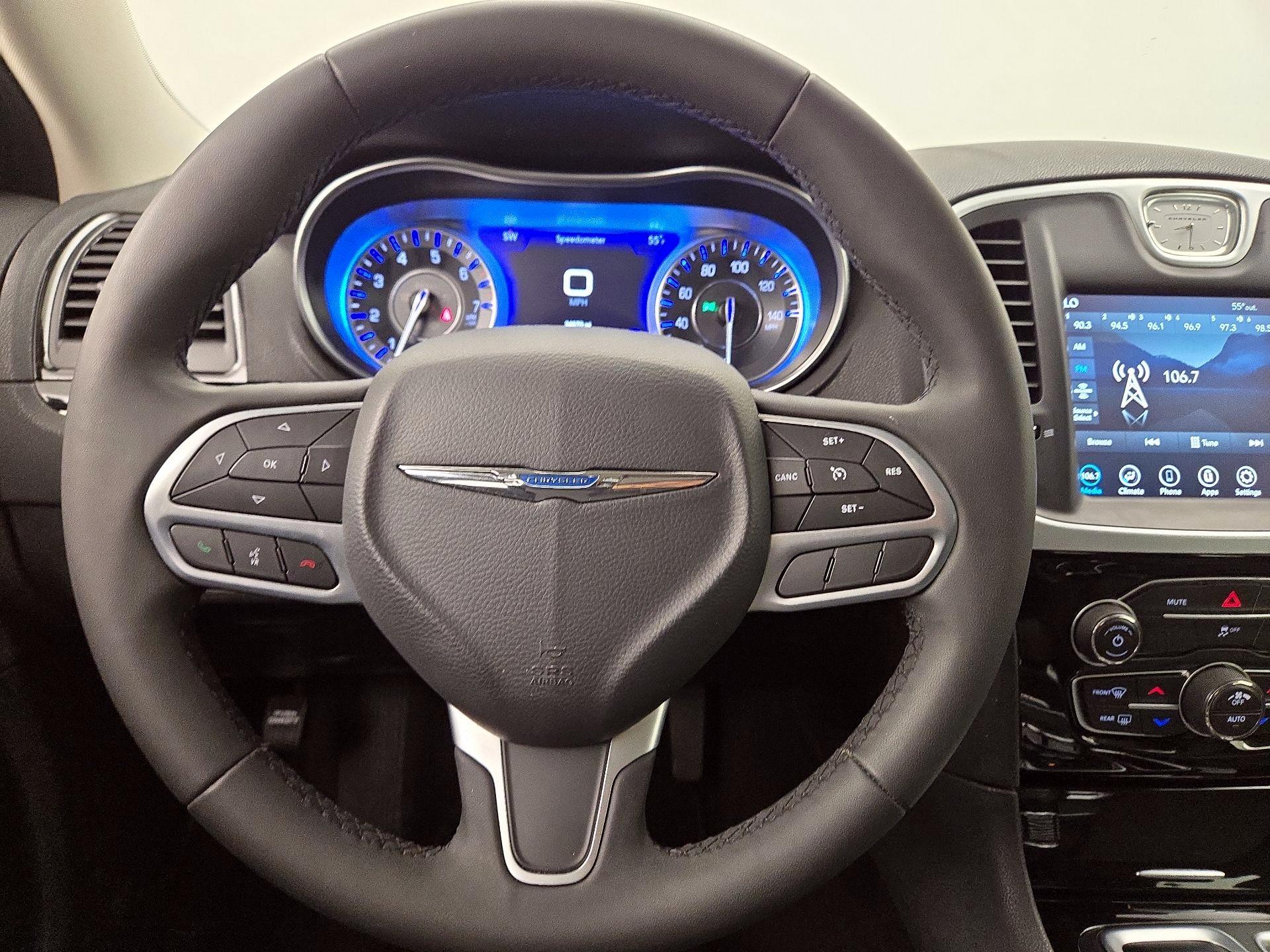 Thumbnail: 2023 Chrysler 300 - 10