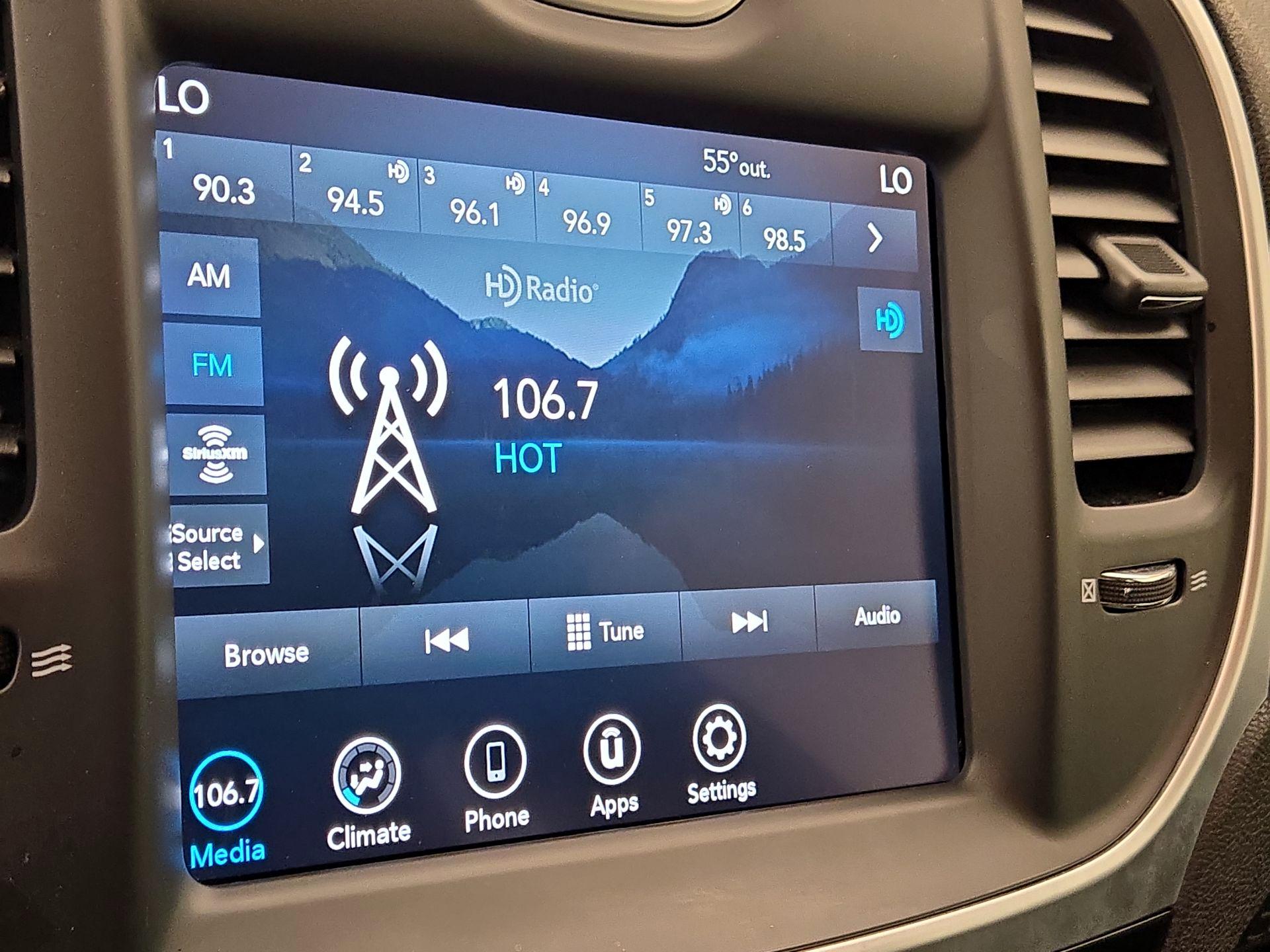 Thumbnail: 2023 Chrysler 300 - 14