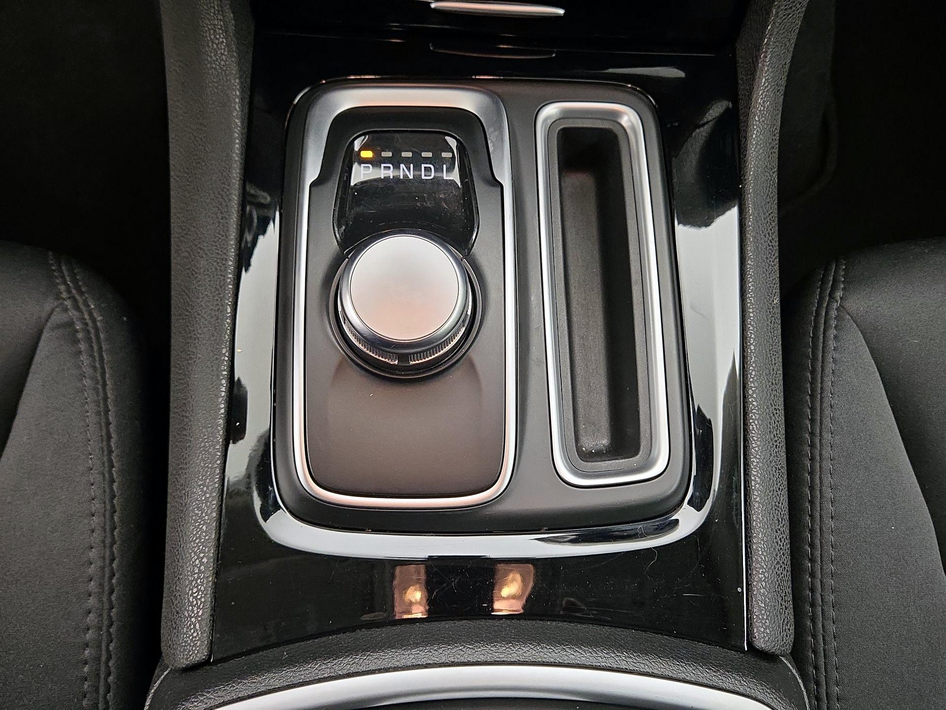 Thumbnail: 2023 Chrysler 300 - 16