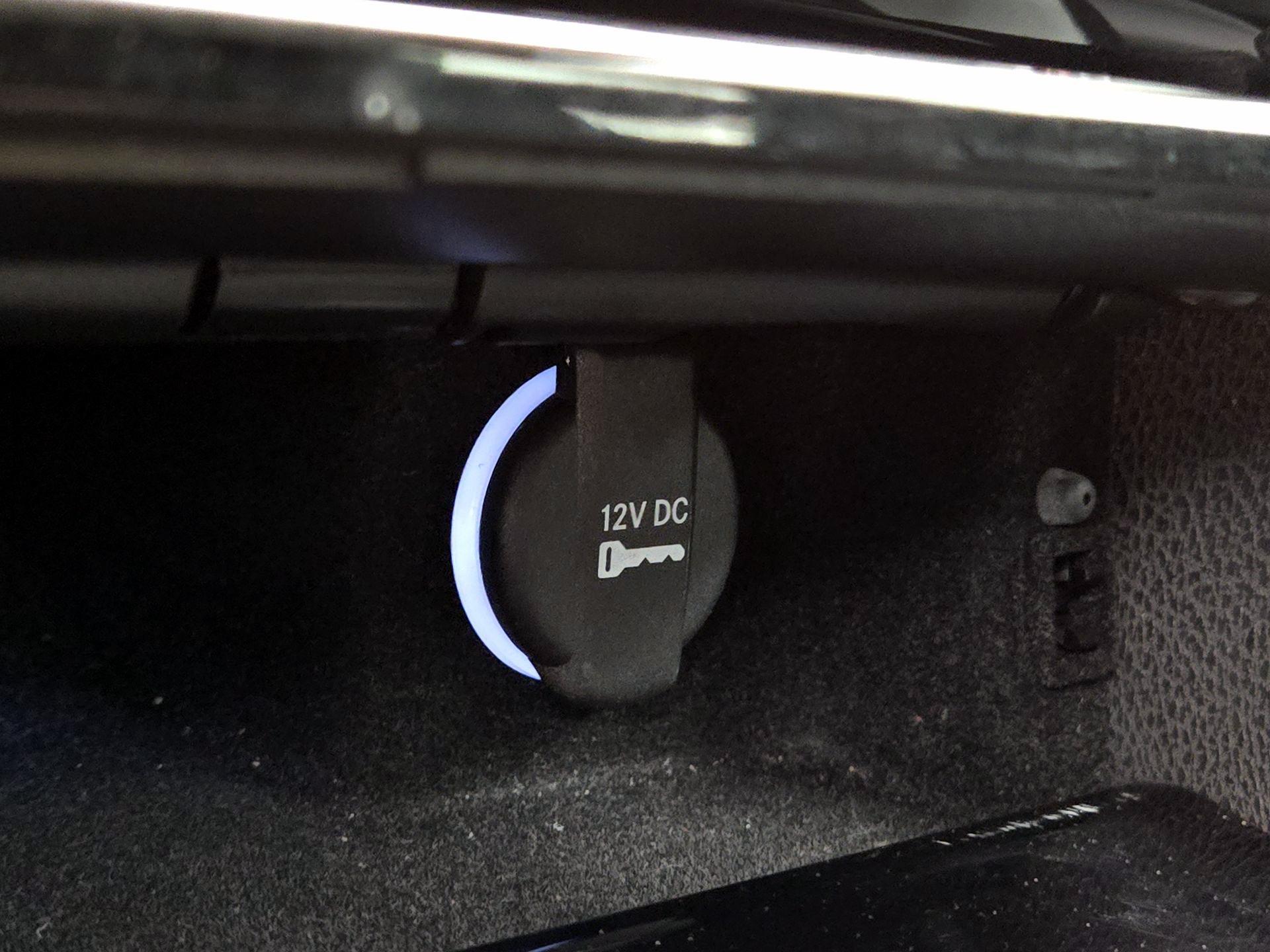 Thumbnail: 2023 Chrysler 300 - 17