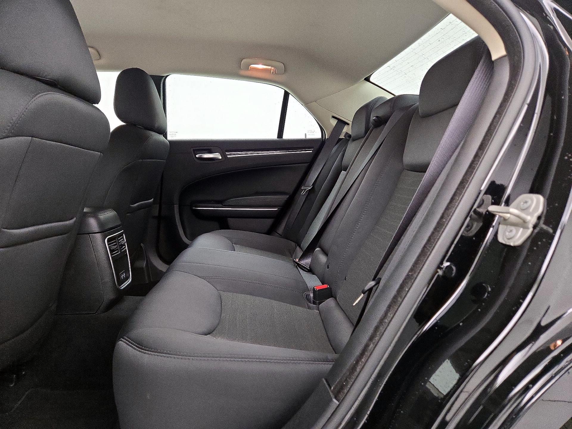 Thumbnail: 2023 Chrysler 300 - 18