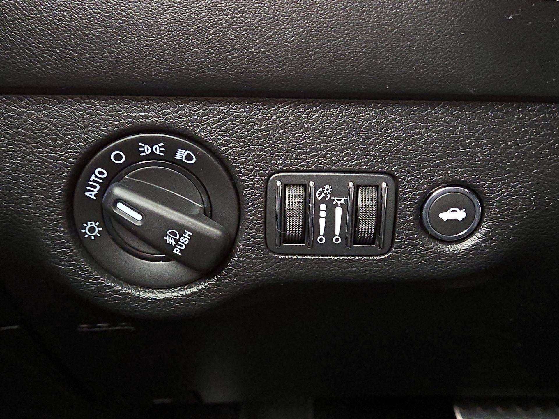 Thumbnail: 2019 Dodge Charger - 13