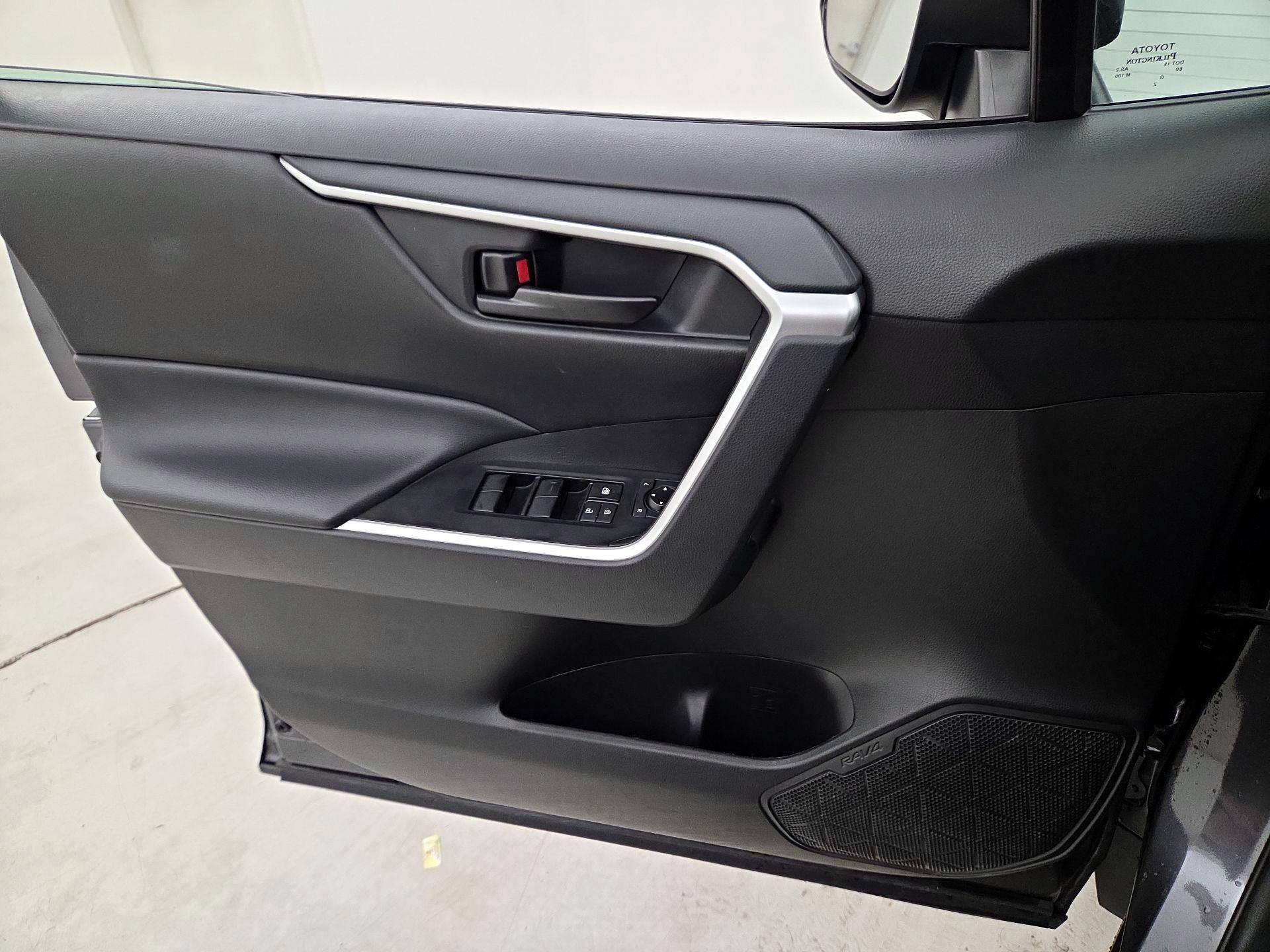 Thumbnail: 2023 Toyota RAV4 - 12