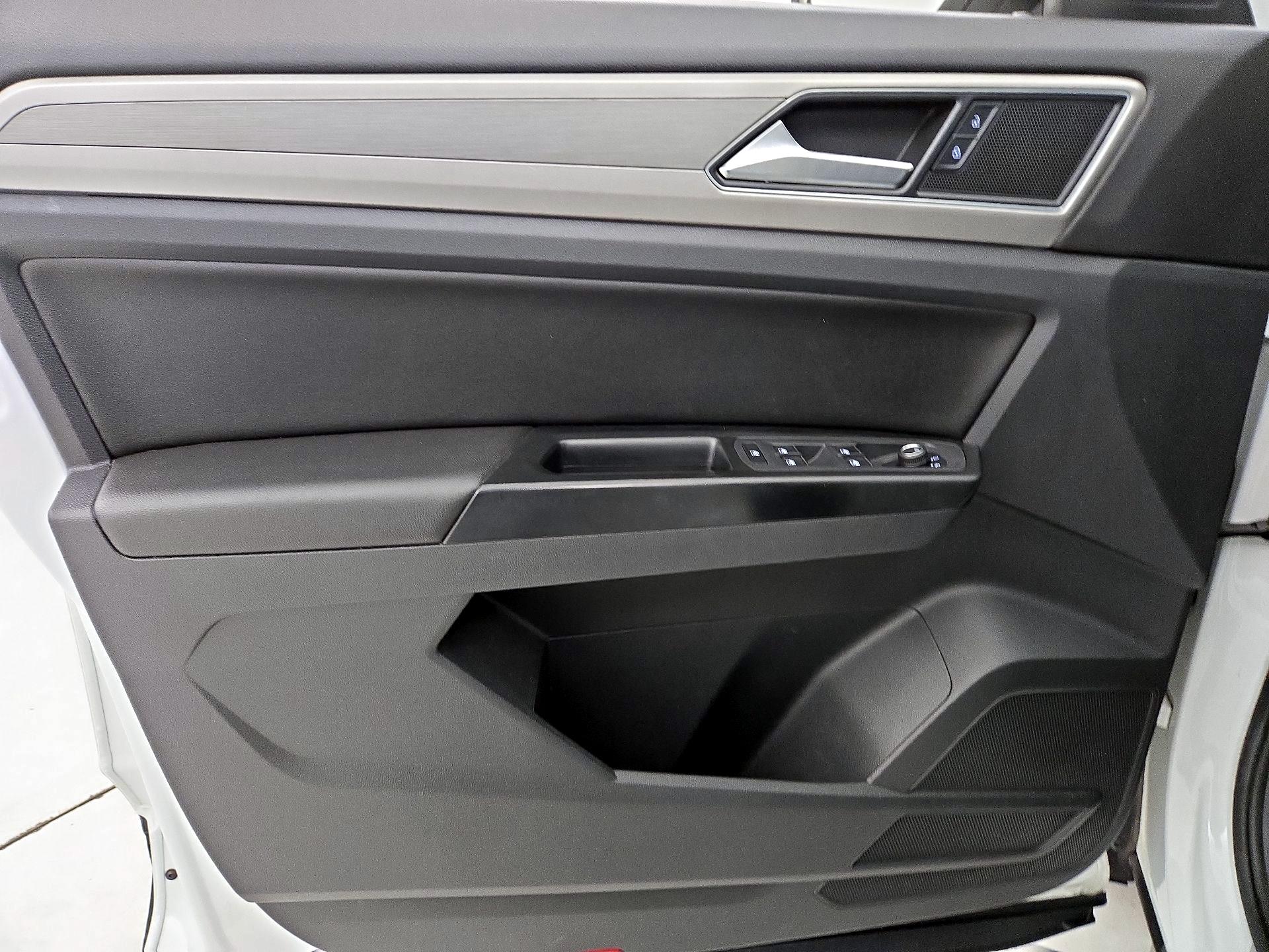 Thumbnail: 2018 Volkswagen Atlas - 12