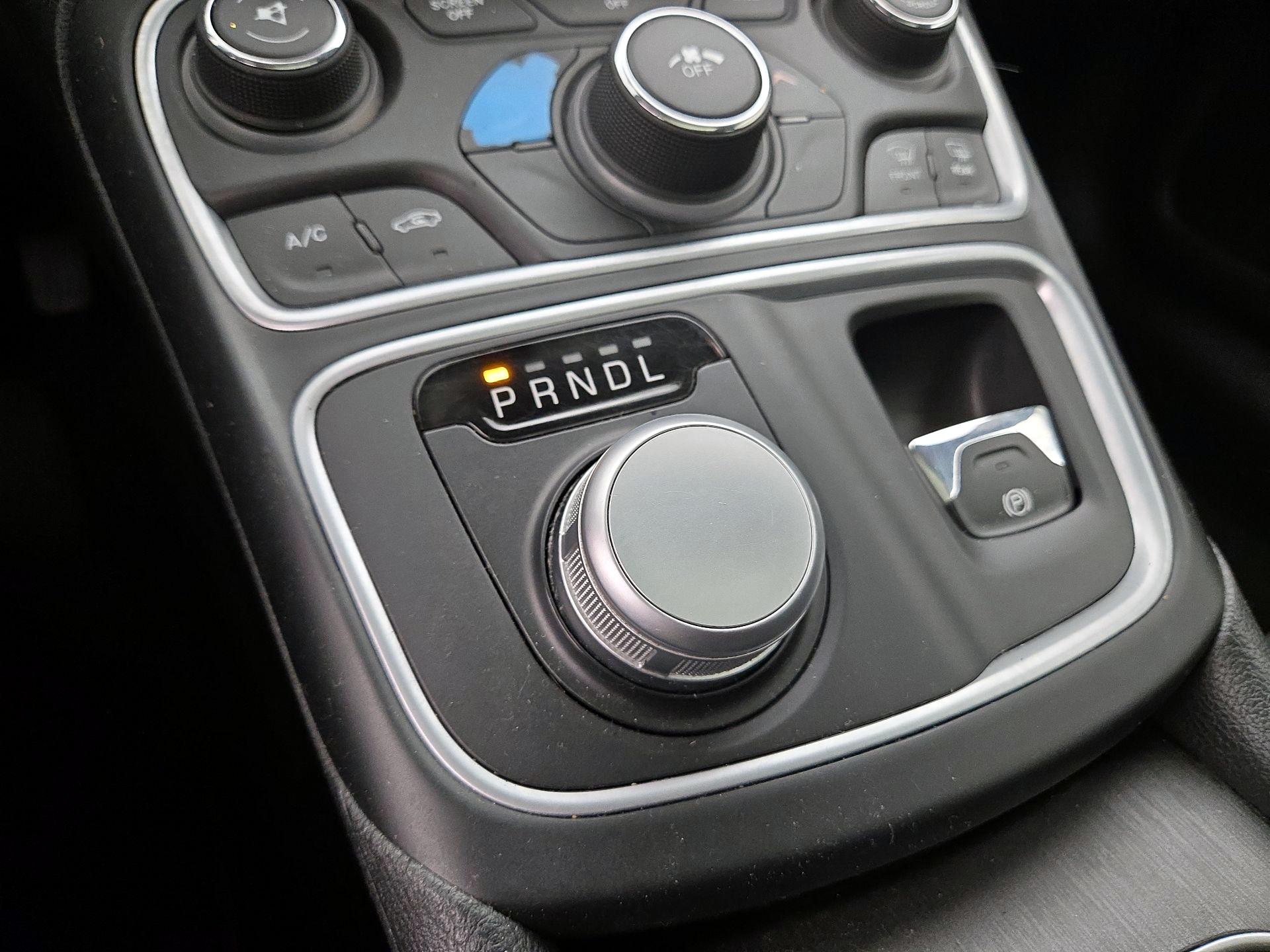 Thumbnail: 2016 Chrysler 200 - 18